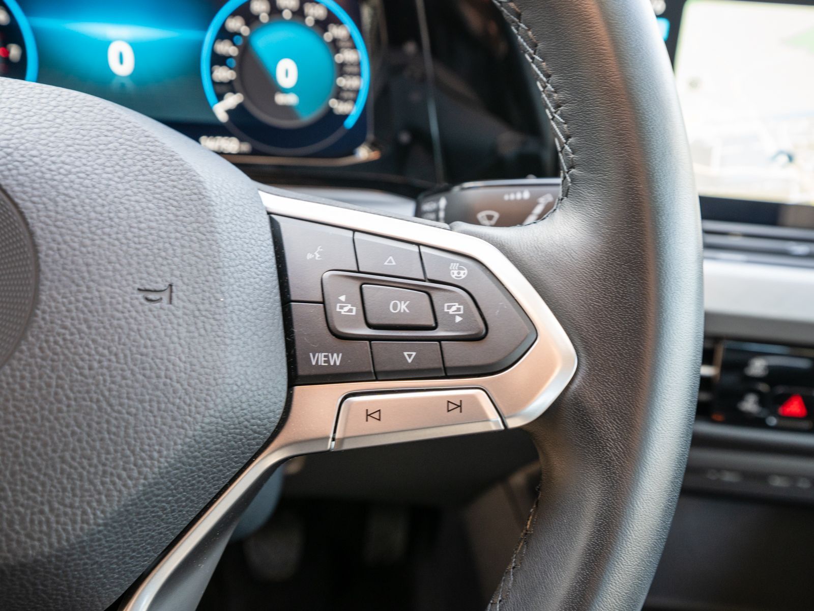 Fahrzeugabbildung Volkswagen Golf Life 1.5TSI LED Navi Klimaautomatik PDC SHZ