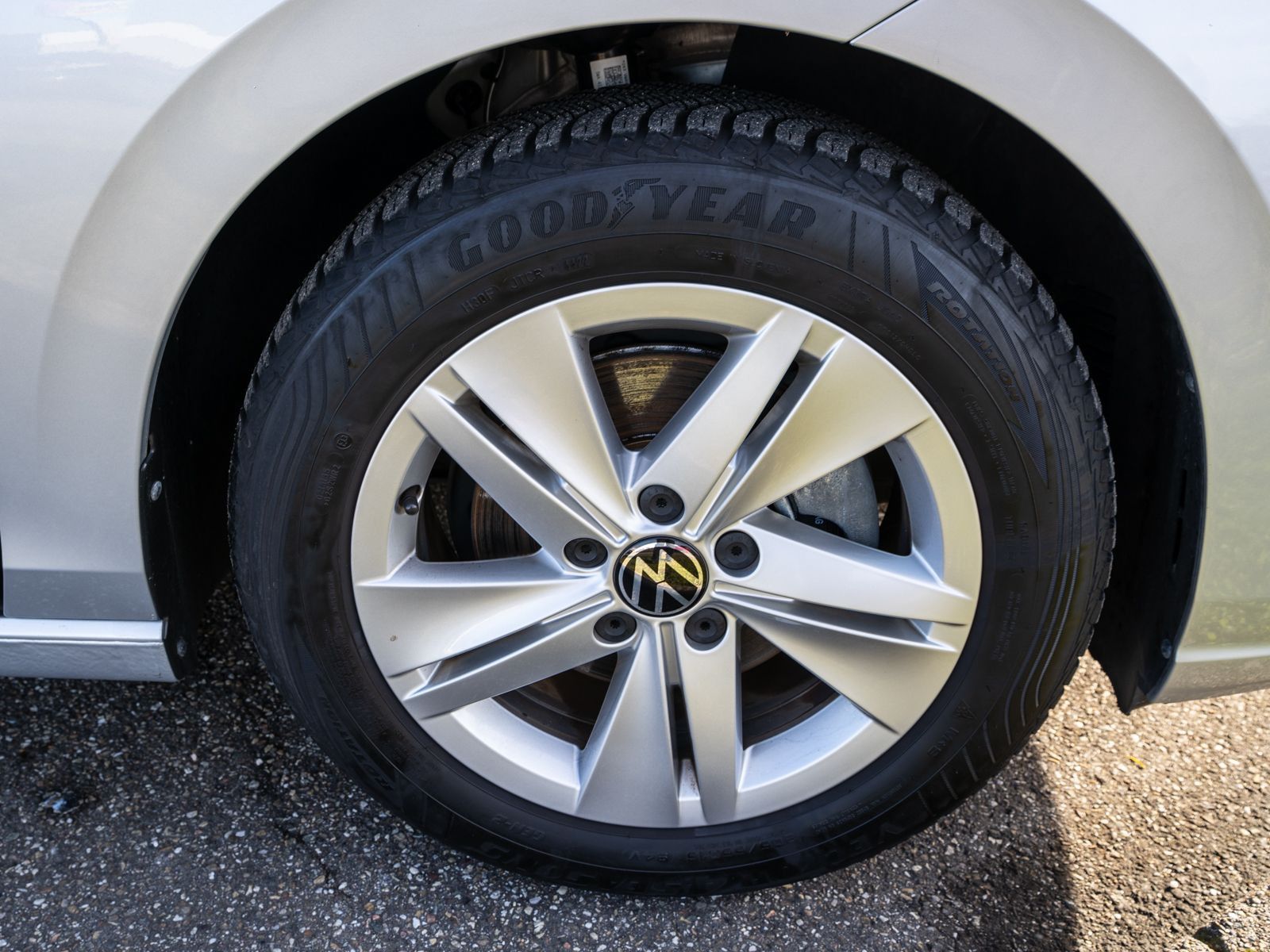 Fahrzeugabbildung Volkswagen Golf Life 1.5TSI LED Navi Klimaautomatik PDC SHZ