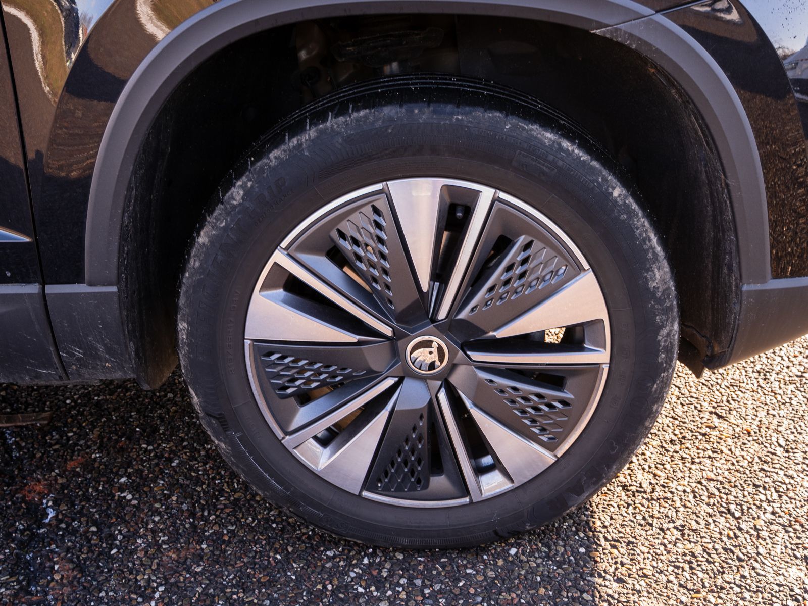 Fahrzeugabbildung SKODA Karoq Tour 1.0 TSI LED Navi RFK SHZ Stdhzg AHK