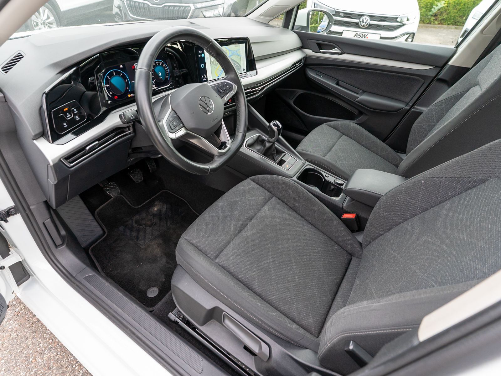 Fahrzeugabbildung Volkswagen Golf Variant Life 2.0TDI LED NAVI ACC PDC SHZ