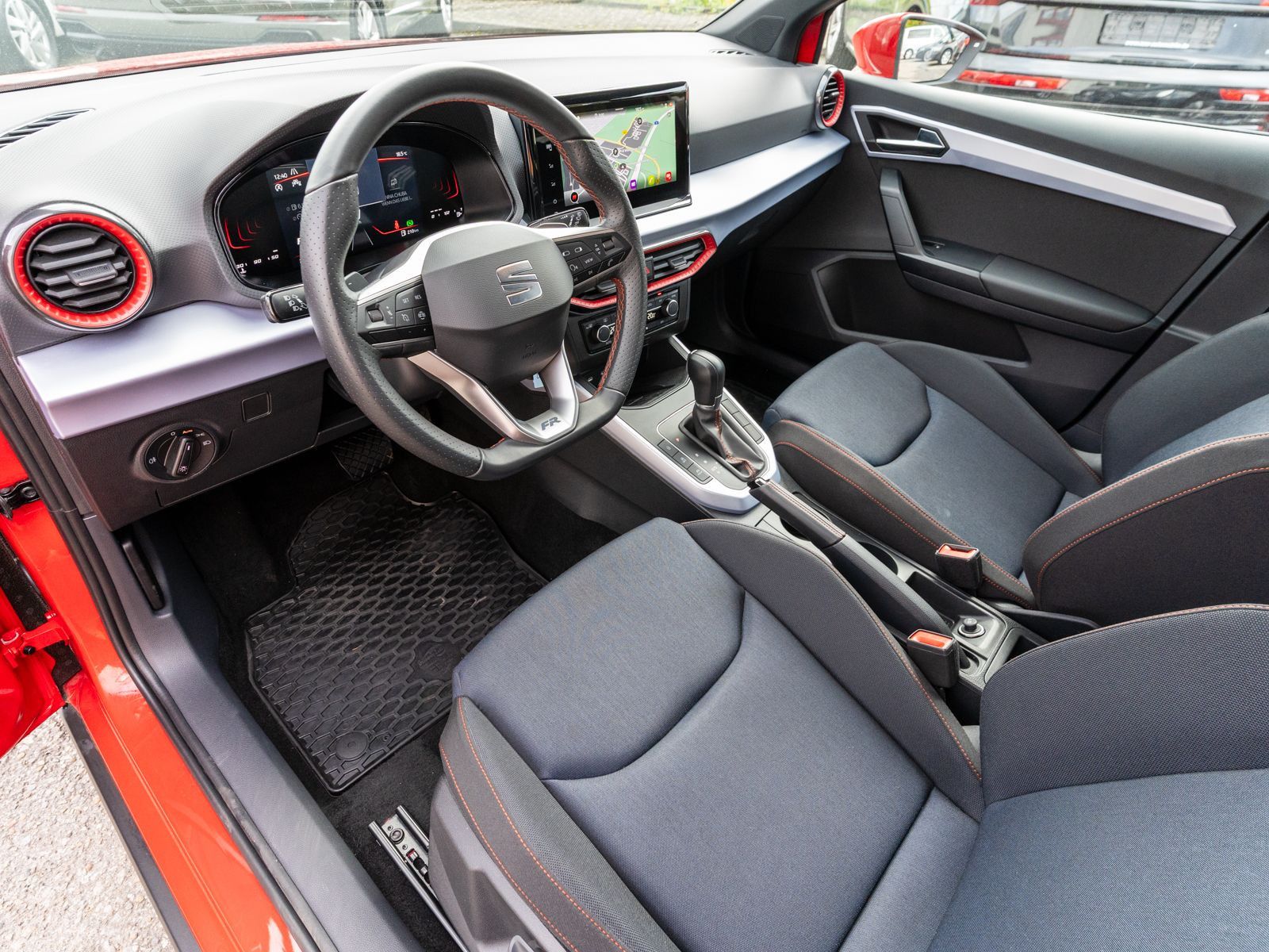 Fahrzeugabbildung SEAT Arona FR-Line 1.0 TSI DSG LED Navi VC PDC