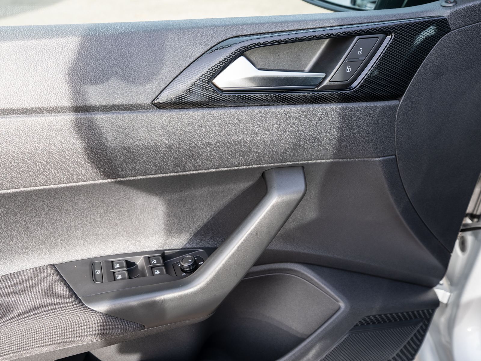 Fahrzeugabbildung Volkswagen Polo Life 1.0 TSI DSG LED Klimaanlage PDC