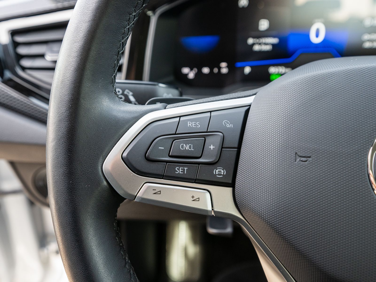 Fahrzeugabbildung Volkswagen Polo Life 1.0 TSI DSG LED Klimaanlage PDC