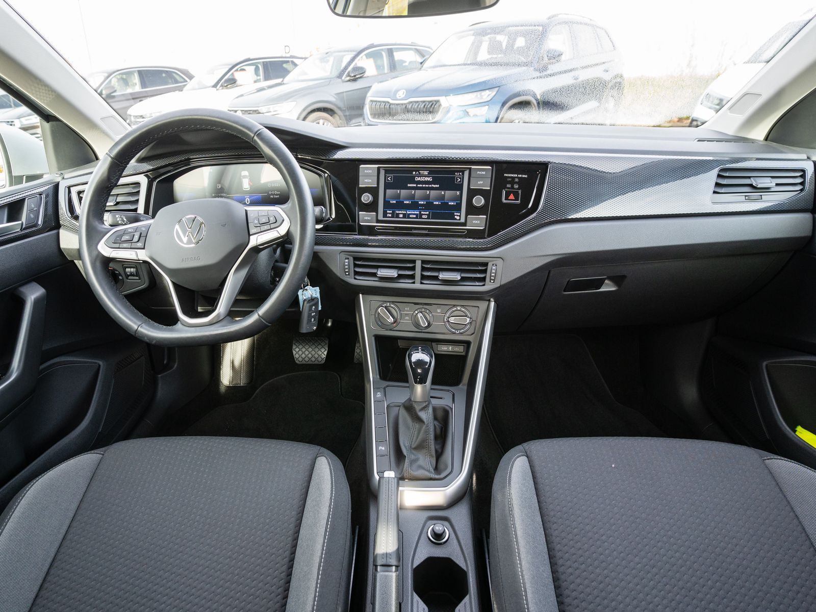 Fahrzeugabbildung Volkswagen Polo Life 1.0 TSI DSG LED Klimaanlage PDC