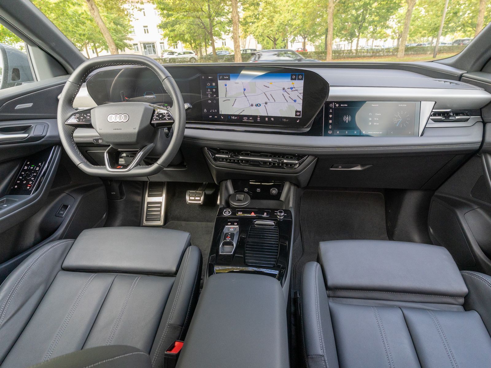 Fahrzeugabbildung Audi Q6 e-tron performance NAVI 360° AHK B&O HUD LED