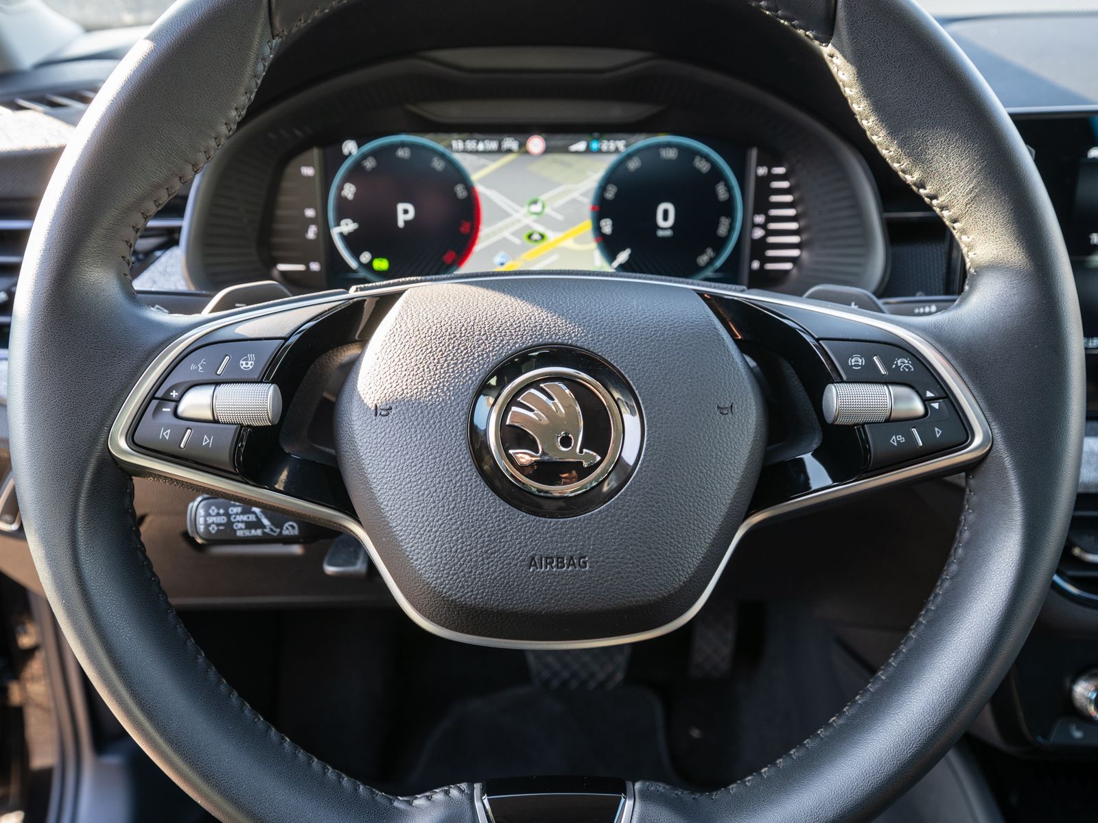 Fahrzeugabbildung SKODA Kamiq Selection 1.0 TSI DSG LED Navi RFK ACC AHK