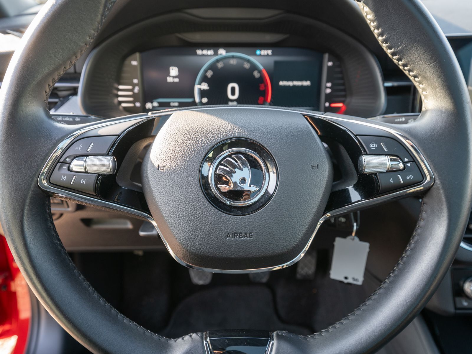 Fahrzeugabbildung SKODA Kamiq Clever 1.0 TSI LED Navi PDC SHZ PANO AHK