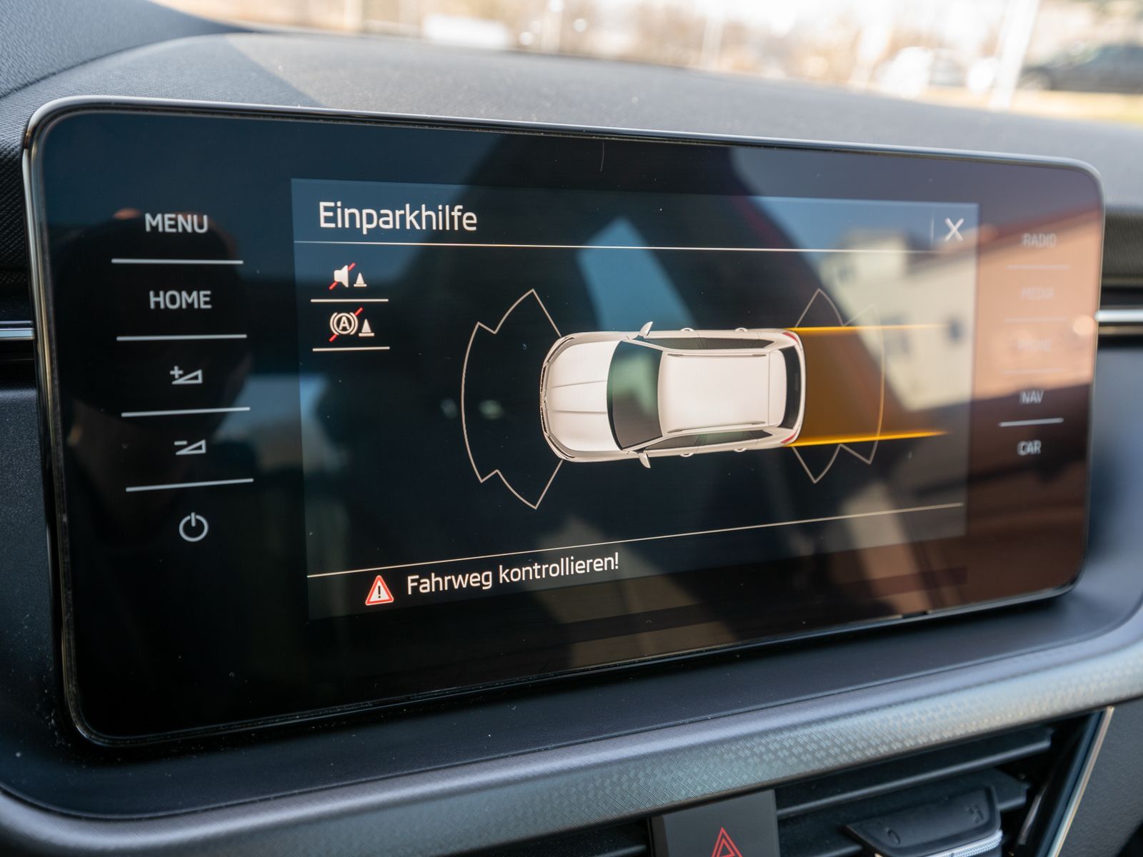 Fahrzeugabbildung SKODA Kamiq Clever 1.0 TSI LED Navi PDC SHZ PANO AHK