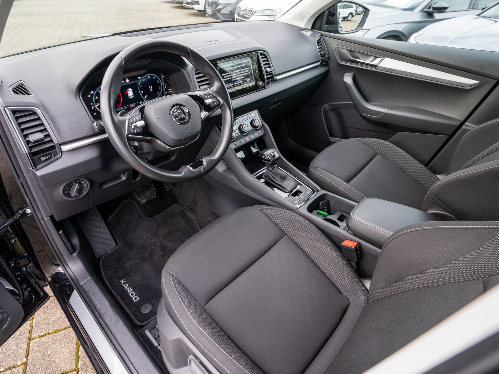 Fahrzeugabbildung SKODA Karoq Ambition 2.0 TDI DSG LED Navi RFK ACC AHK