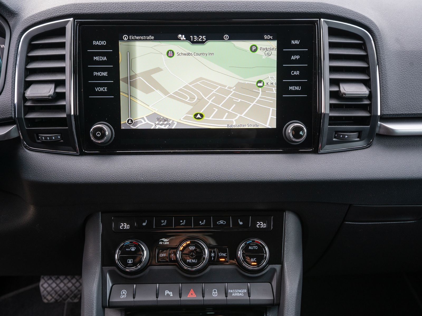 Fahrzeugabbildung SKODA Karoq Ambition 2.0 TDI DSG LED Navi RFK ACC AHK