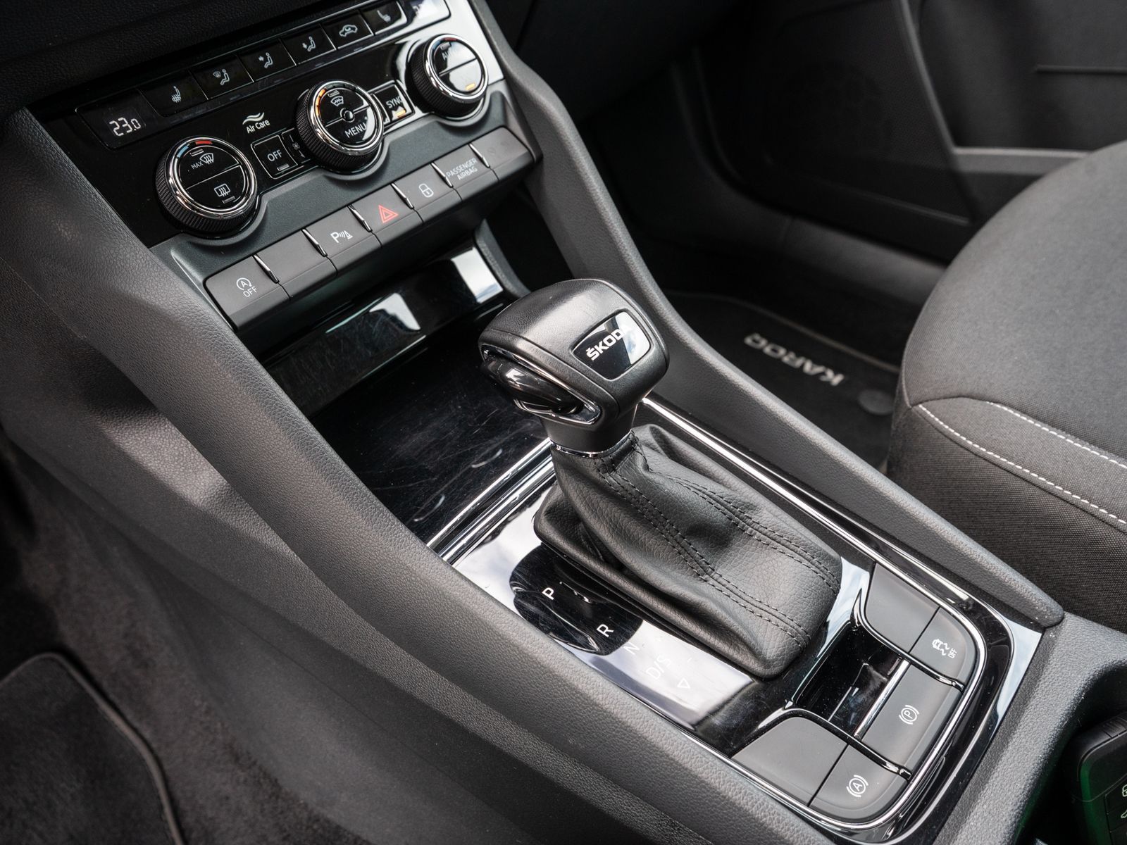 Fahrzeugabbildung SKODA Karoq Ambition 2.0 TDI DSG LED Navi RFK ACC AHK