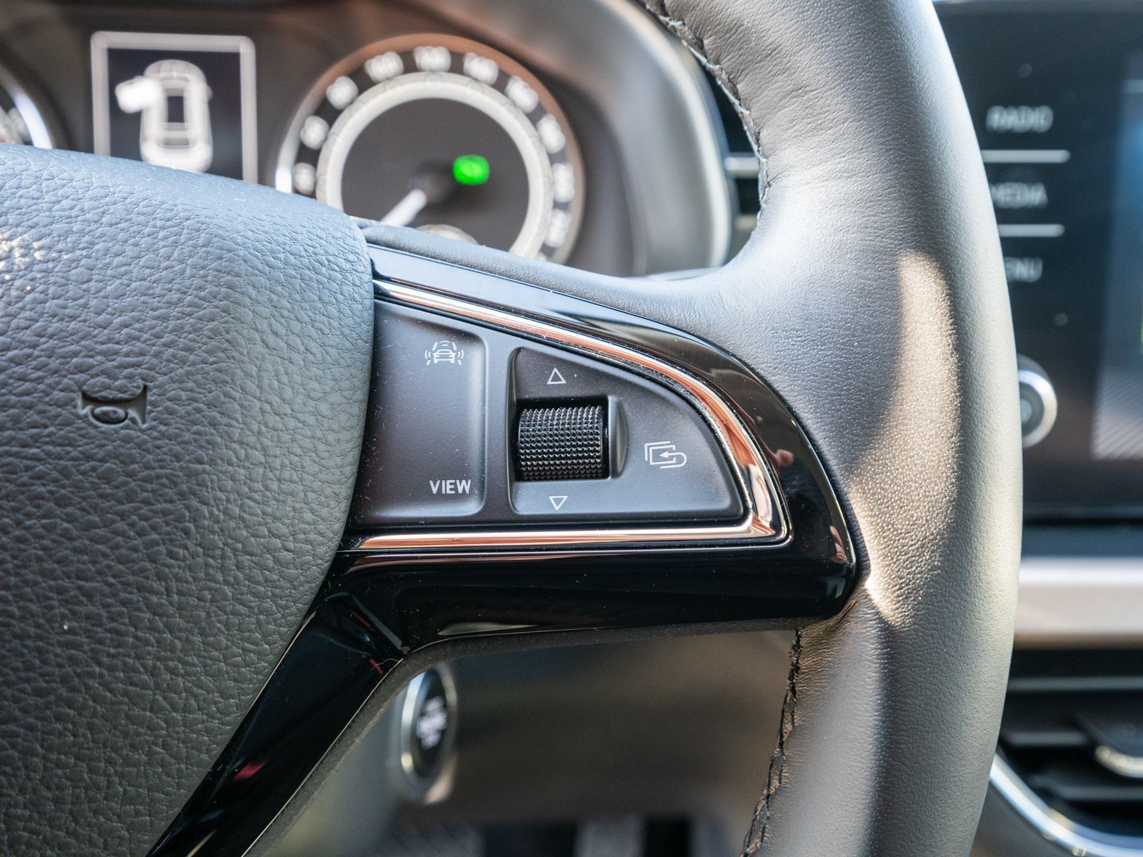 Fahrzeugabbildung SKODA Kamiq Style 1.5TSI DSG LED RFK PDC ACC SHZ