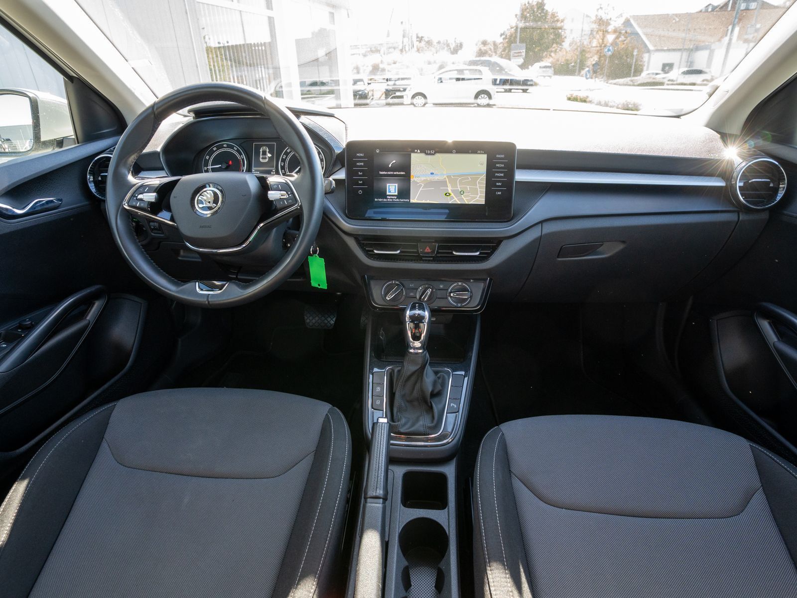 Fahrzeugabbildung SKODA Fabia Ambition 1.0TSI DSG Klima Navi PDC v/h RFK