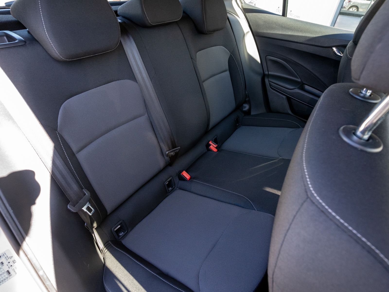 Fahrzeugabbildung SKODA Fabia Ambition 1.0TSI DSG Klima Navi PDC v/h RFK