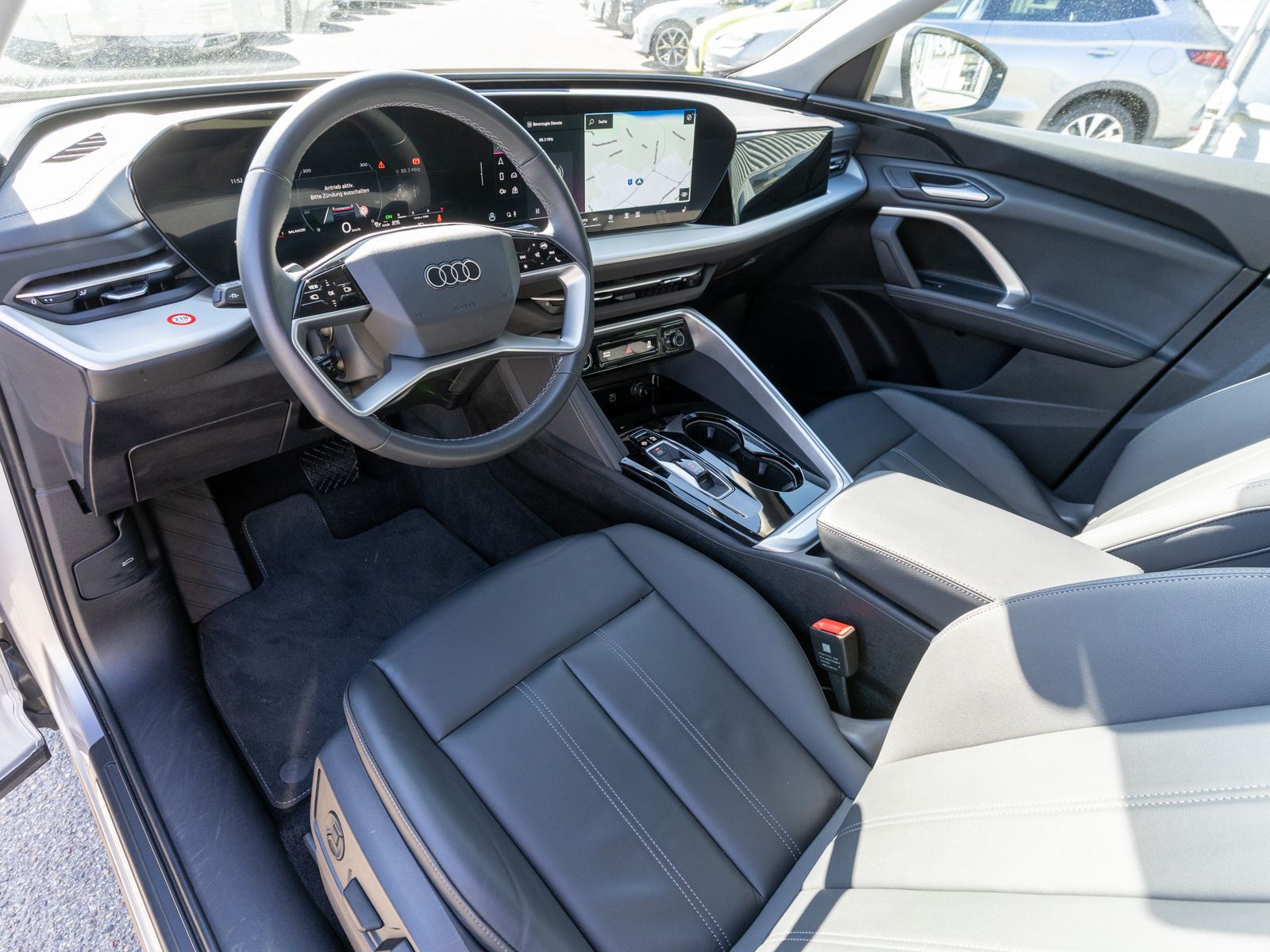 Fahrzeugabbildung Audi Q5 SUV TDI quattr NAVI LED PANO AHK LEDER RFK VC