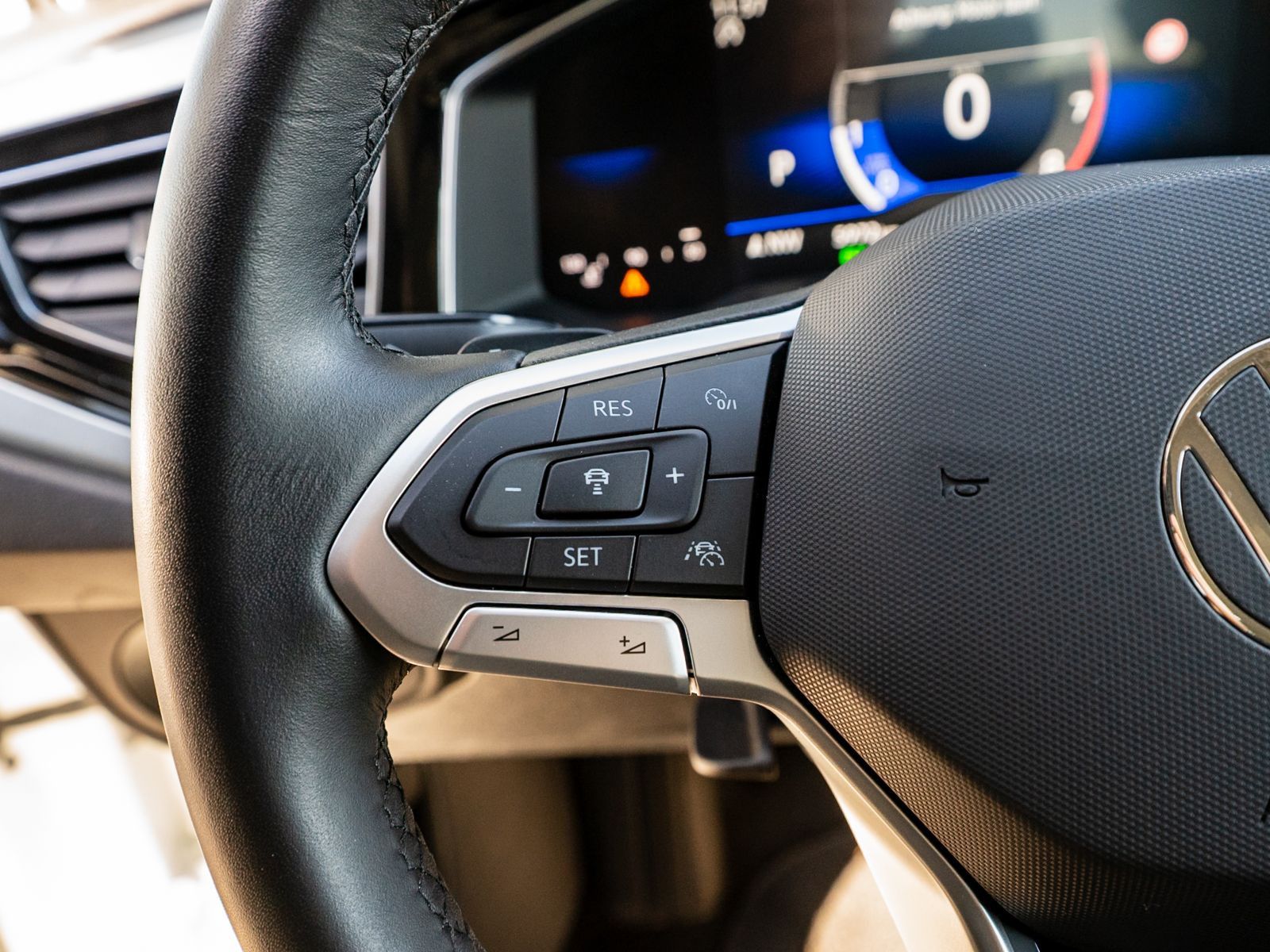 Fahrzeugabbildung Volkswagen Polo Goal 1.0TSI DSG AHK Navi RFK LED SHZ VC ACC