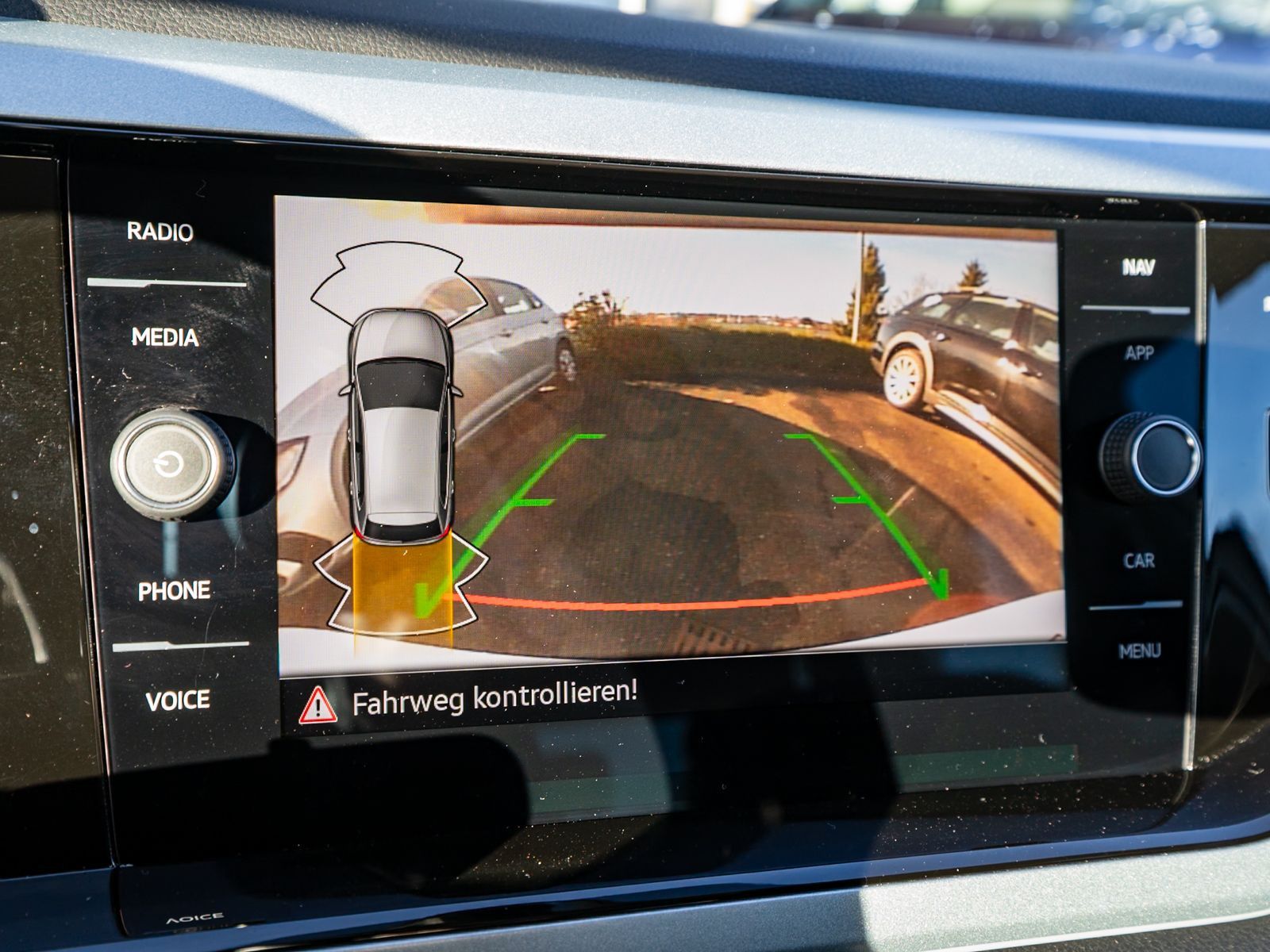 Fahrzeugabbildung Volkswagen Polo Goal 1.0TSI DSG AHK Navi RFK LED SHZ VC ACC