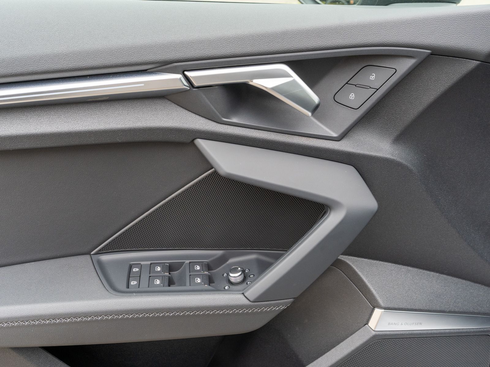 Fahrzeugabbildung Audi A3 Sportback 30TDI Stronic LED Navi RFK PANO B&O