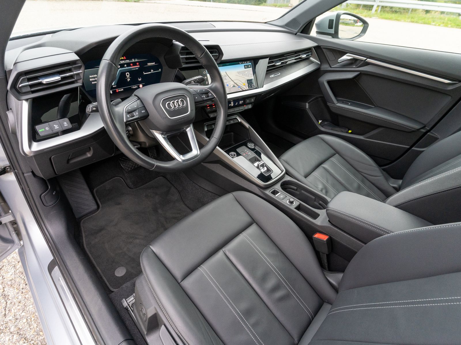 Fahrzeugabbildung Audi A3 Sportback 30TDI Stronic LED Navi RFK PANO B&O