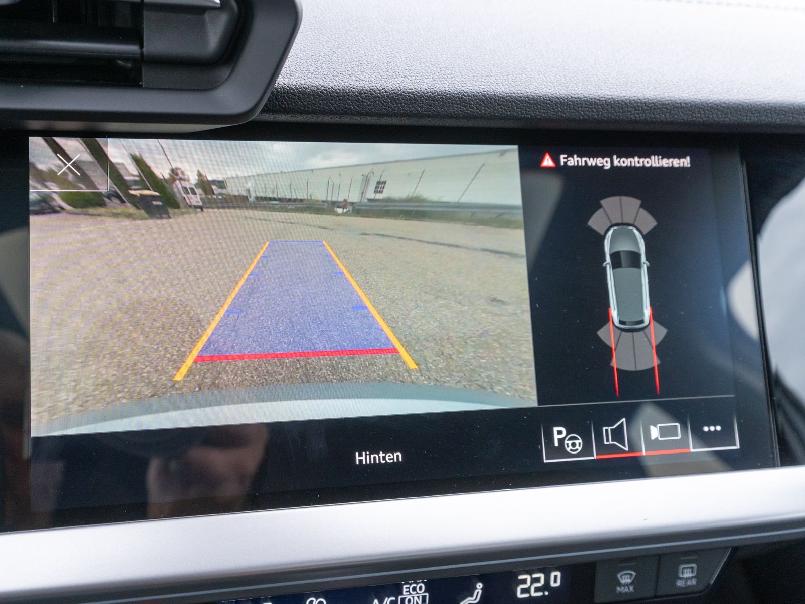 Fahrzeugabbildung Audi A3 Sportback 30TDI Stronic LED Navi RFK PANO B&O