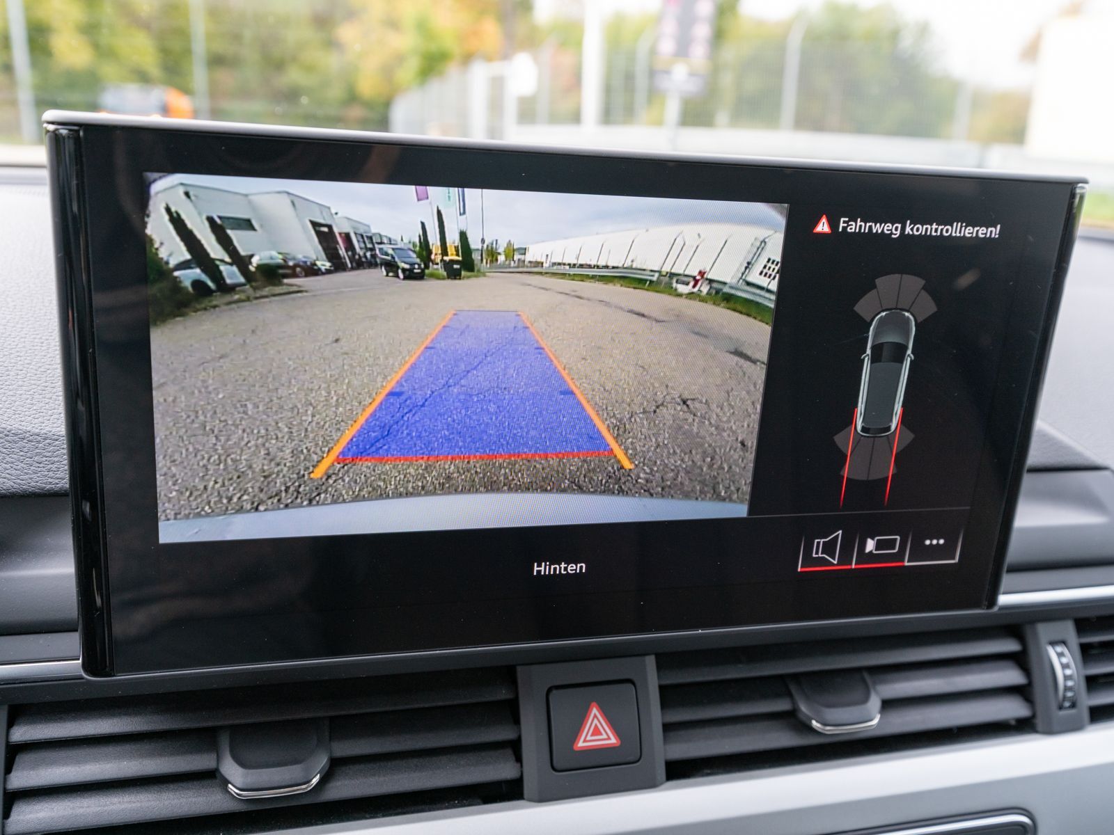 Fahrzeugabbildung Audi A4 Avant 40TDI Stronic NAVI LED ACC RFK VC