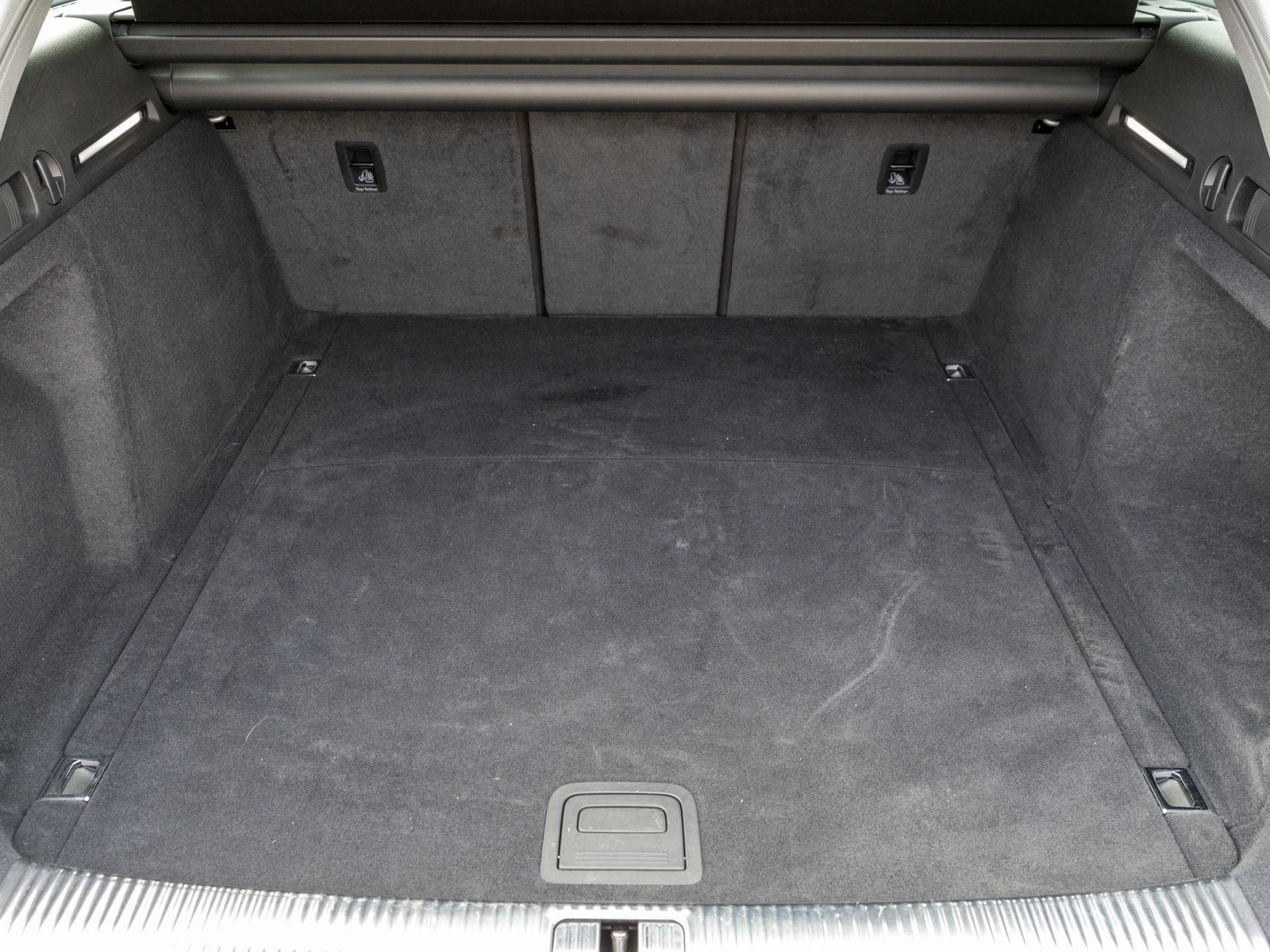 Fahrzeugabbildung Audi A4 Avant 40TDI Stronic NAVI LED ACC RFK VC
