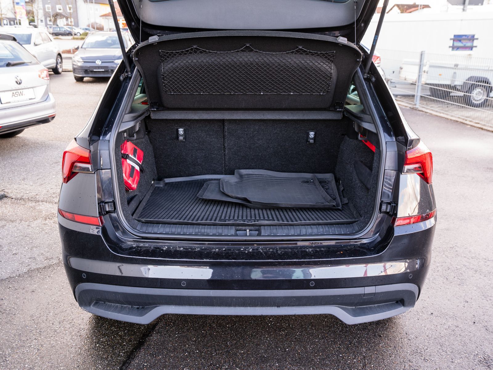 Fahrzeugabbildung SKODA Kamiq Style 1.5 TSI DSG LED Navi PDC ACC SHZ AHK