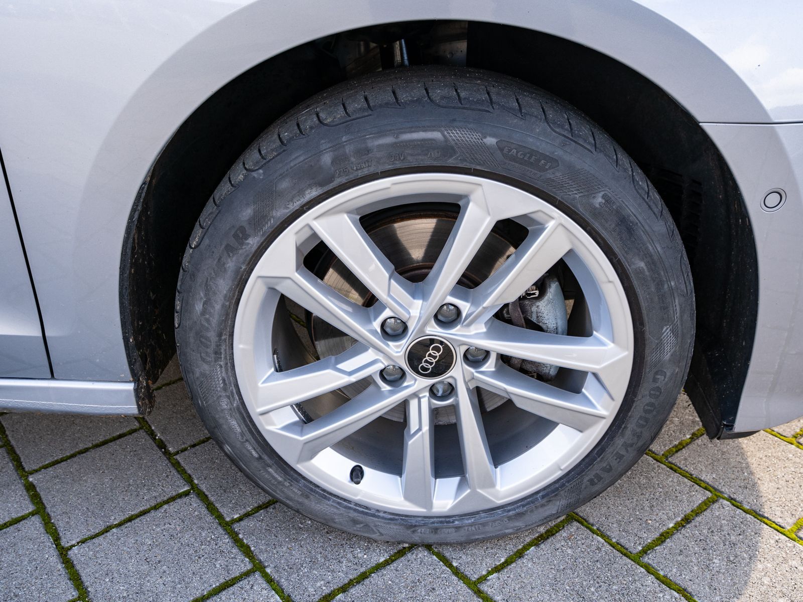 Fahrzeugabbildung Audi A3 Sportback S line 40TFSI e Stroni Navi RFK AHK