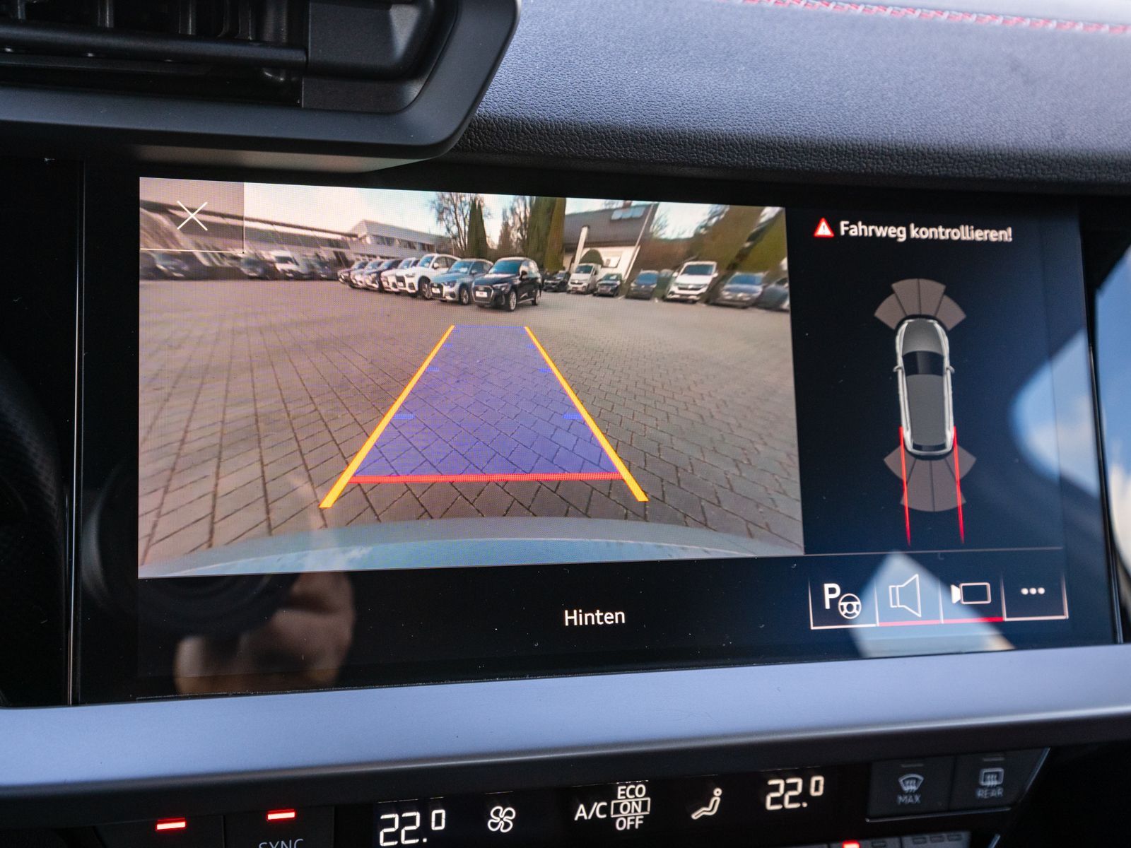 Fahrzeugabbildung Audi A3 Sportback S line 40TFSI e Stroni Navi RFK AHK