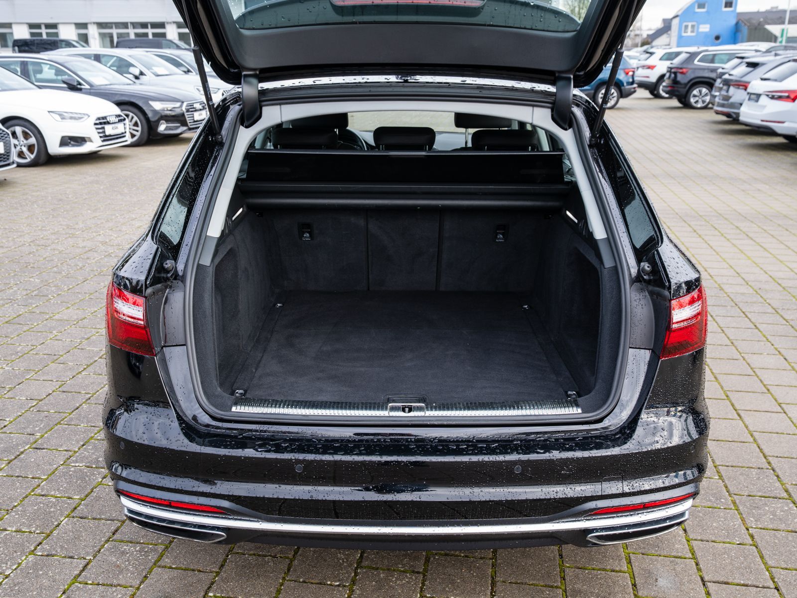 Fahrzeugabbildung Audi A4 Avant advanced 30 TDI Stronic LED 360° Stdhzg