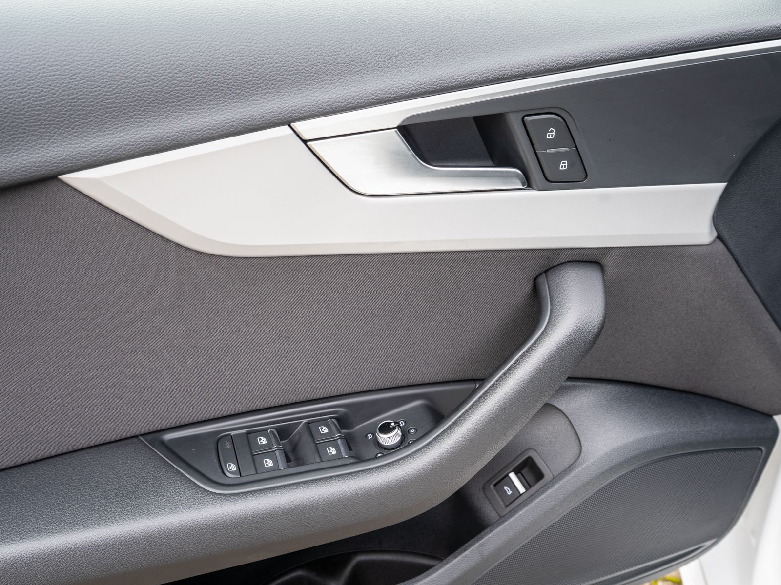 Fahrzeugabbildung Audi A4 Avant advanced 40TDI Stroni LED 360° PANO AHK