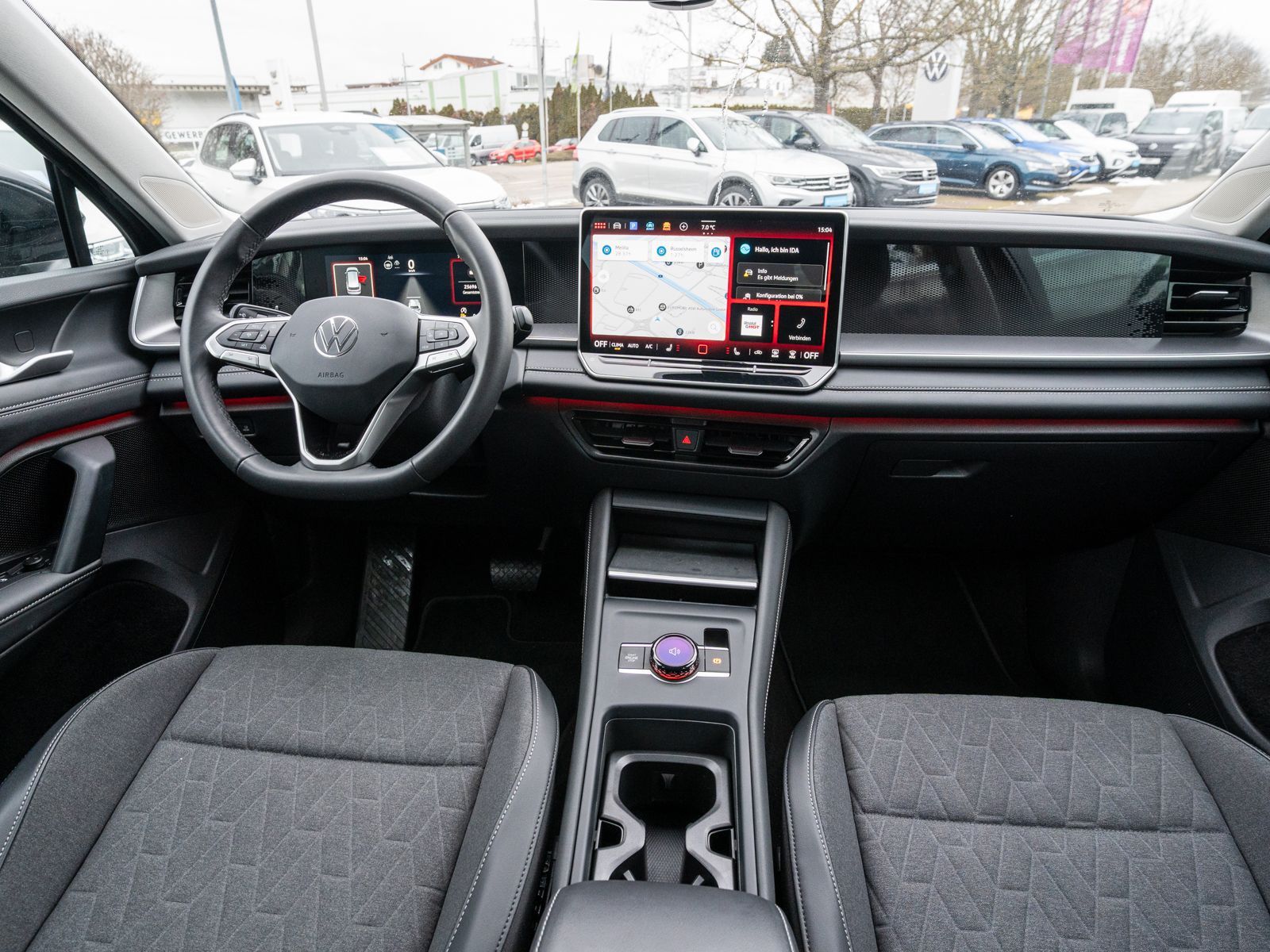 Fahrzeugabbildung Volkswagen Tayron Life 2.0 TDI 4M DSG LED Navi 360° 7-S AHK