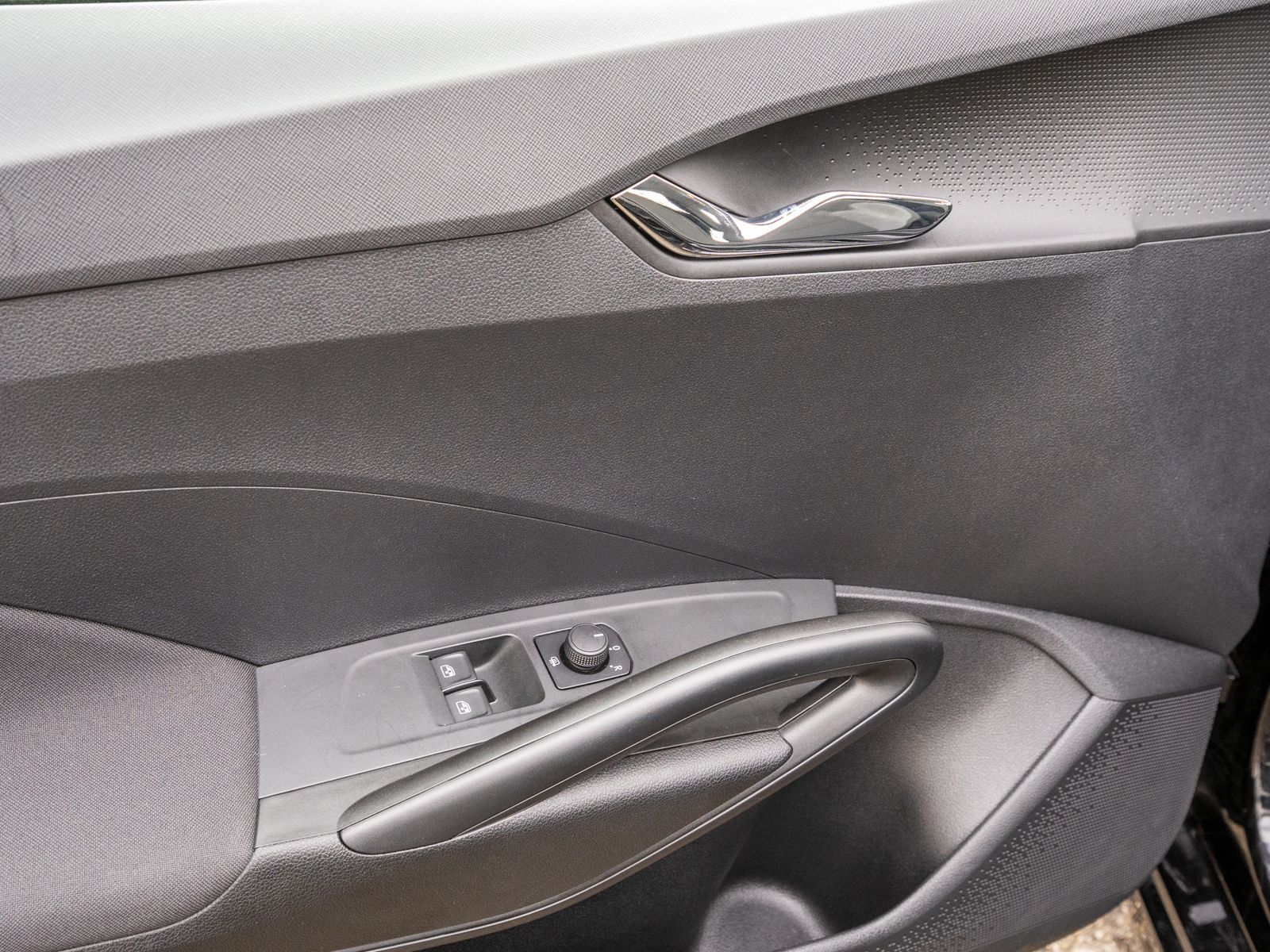 Fahrzeugabbildung SKODA Fabia Essence 1.0 TSI LED Klima PDC SHZ