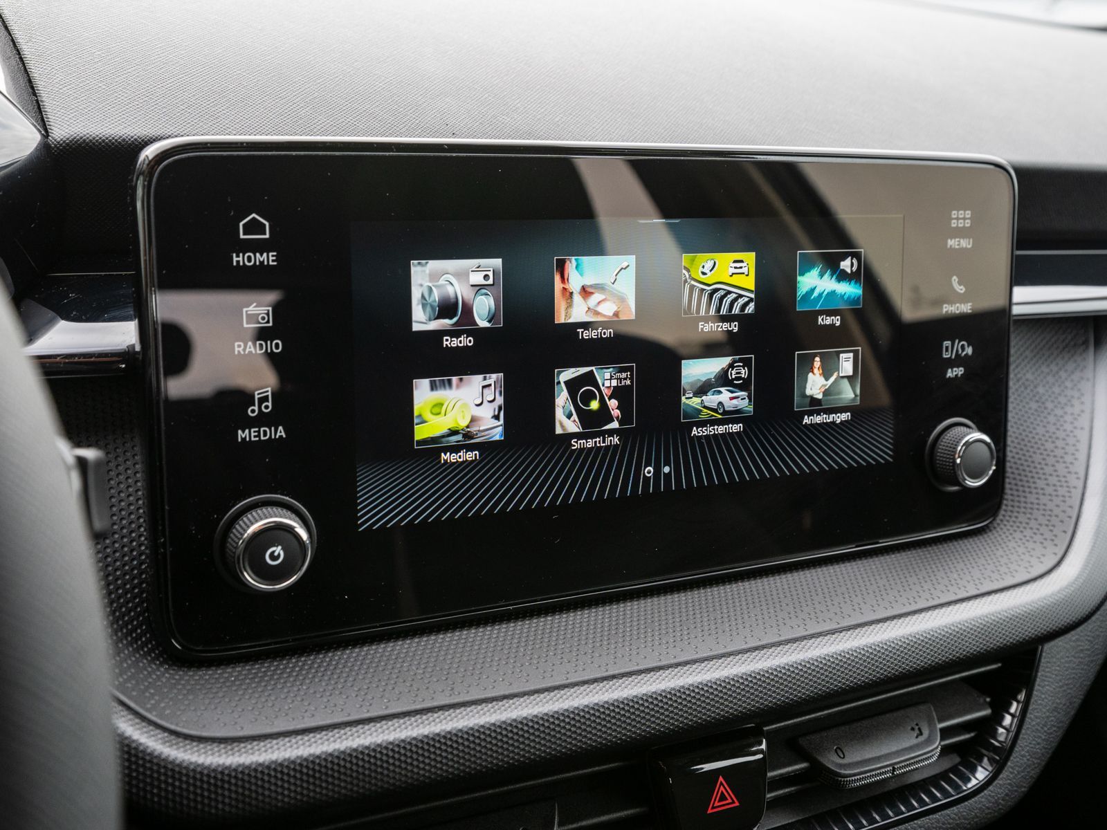 Fahrzeugabbildung SKODA Fabia Essence 1.0 TSI LED Klima PDC SHZ