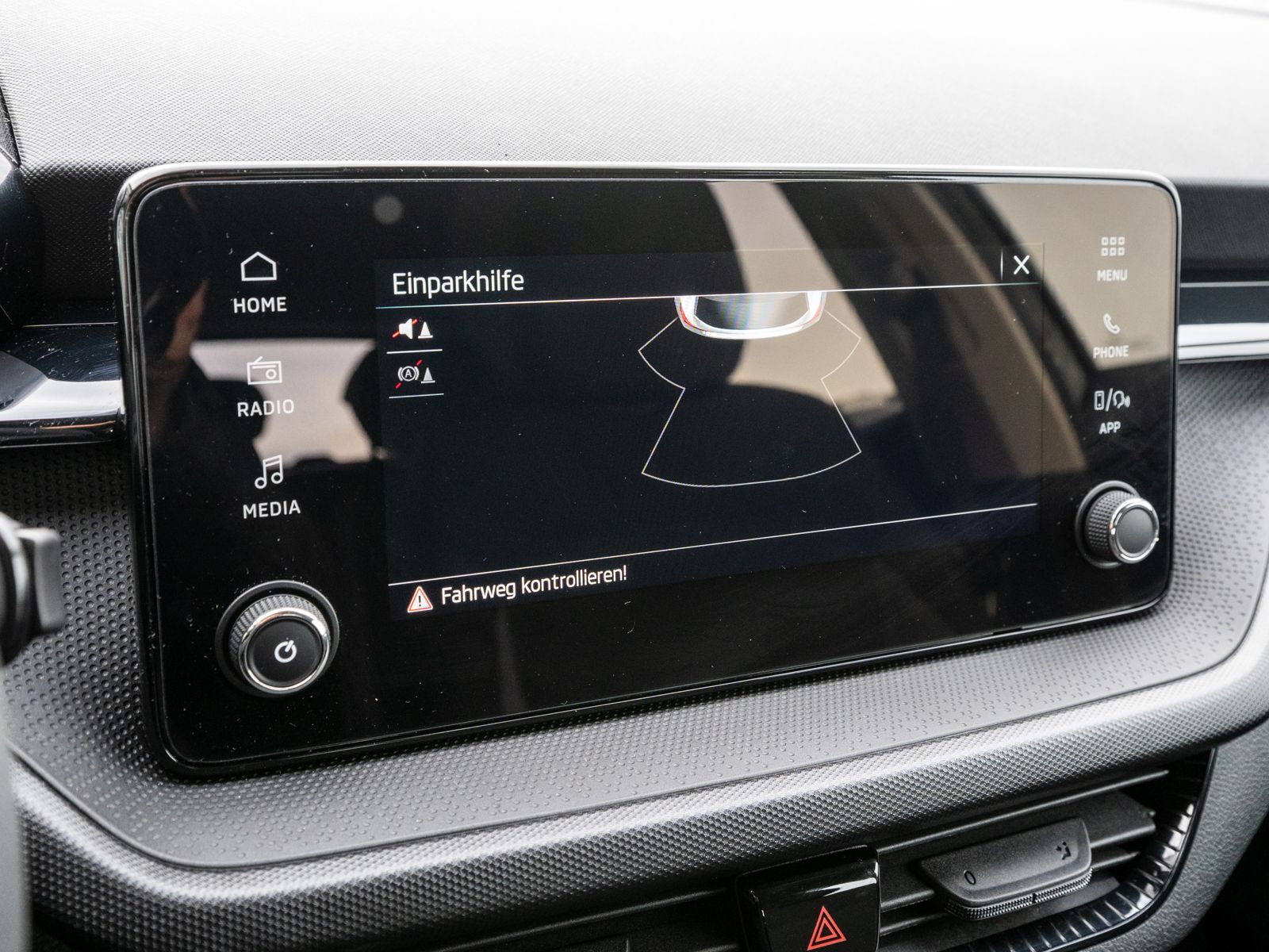 Fahrzeugabbildung SKODA Fabia Essence 1.0 TSI LED Klima PDC SHZ