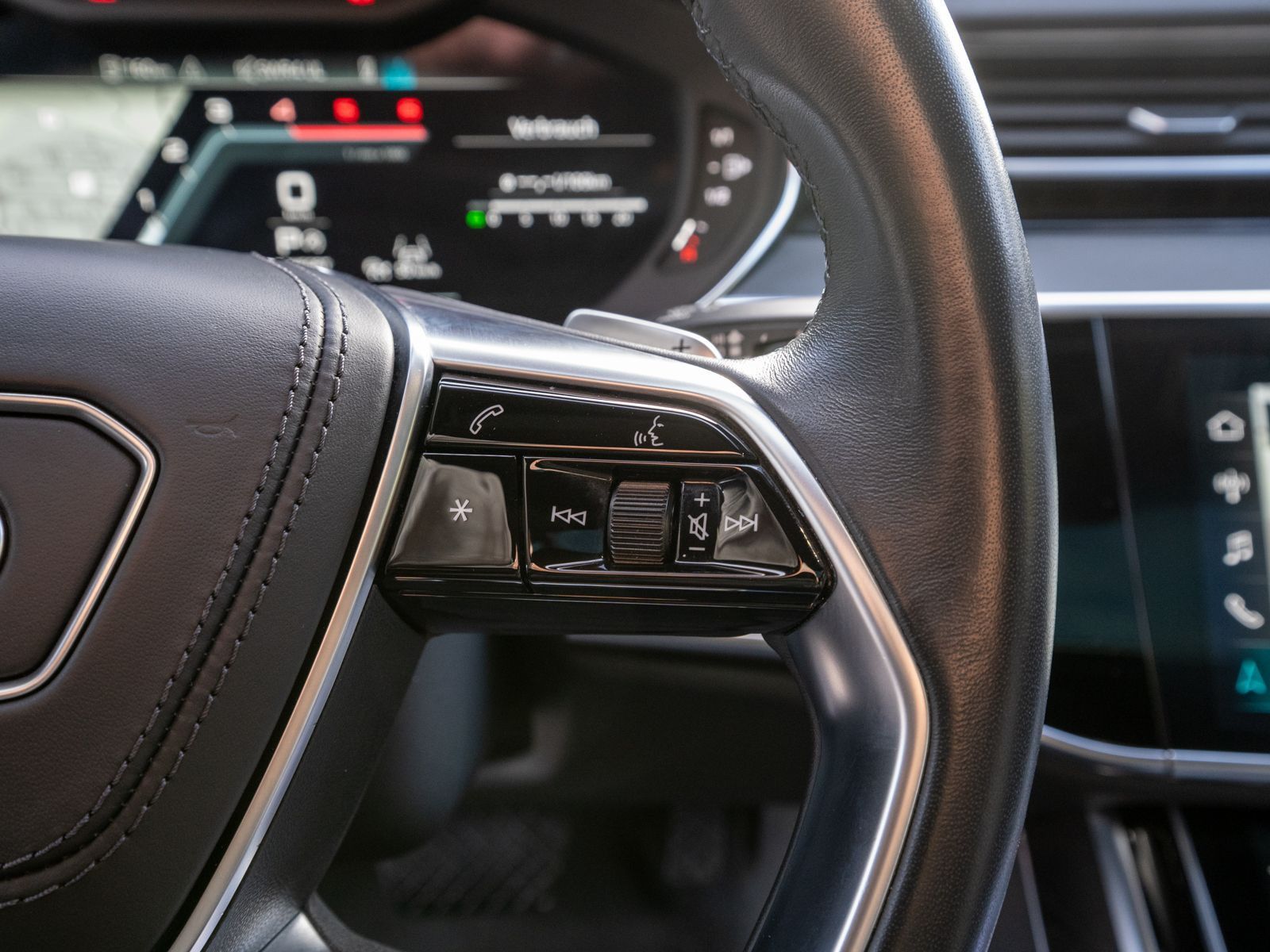 Fahrzeugabbildung Audi A8 50TDI quattro MATRIX LEDER PANO B&O STDHZ HUD