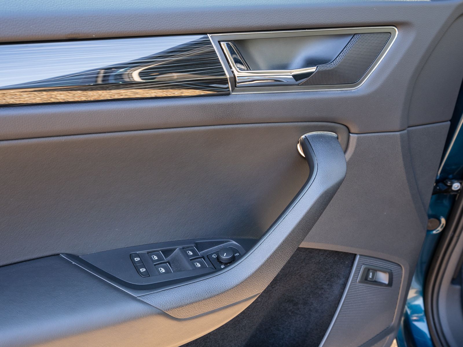 Fahrzeugabbildung SKODA Kodiaq Style 2.0 TDI 4x4 DSG LED 360° Stdhzg AHK