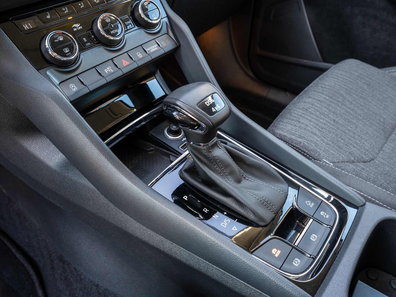 Fahrzeugabbildung SKODA Kodiaq Style 2.0 TDI 4x4 DSG LED 360° Stdhzg AHK