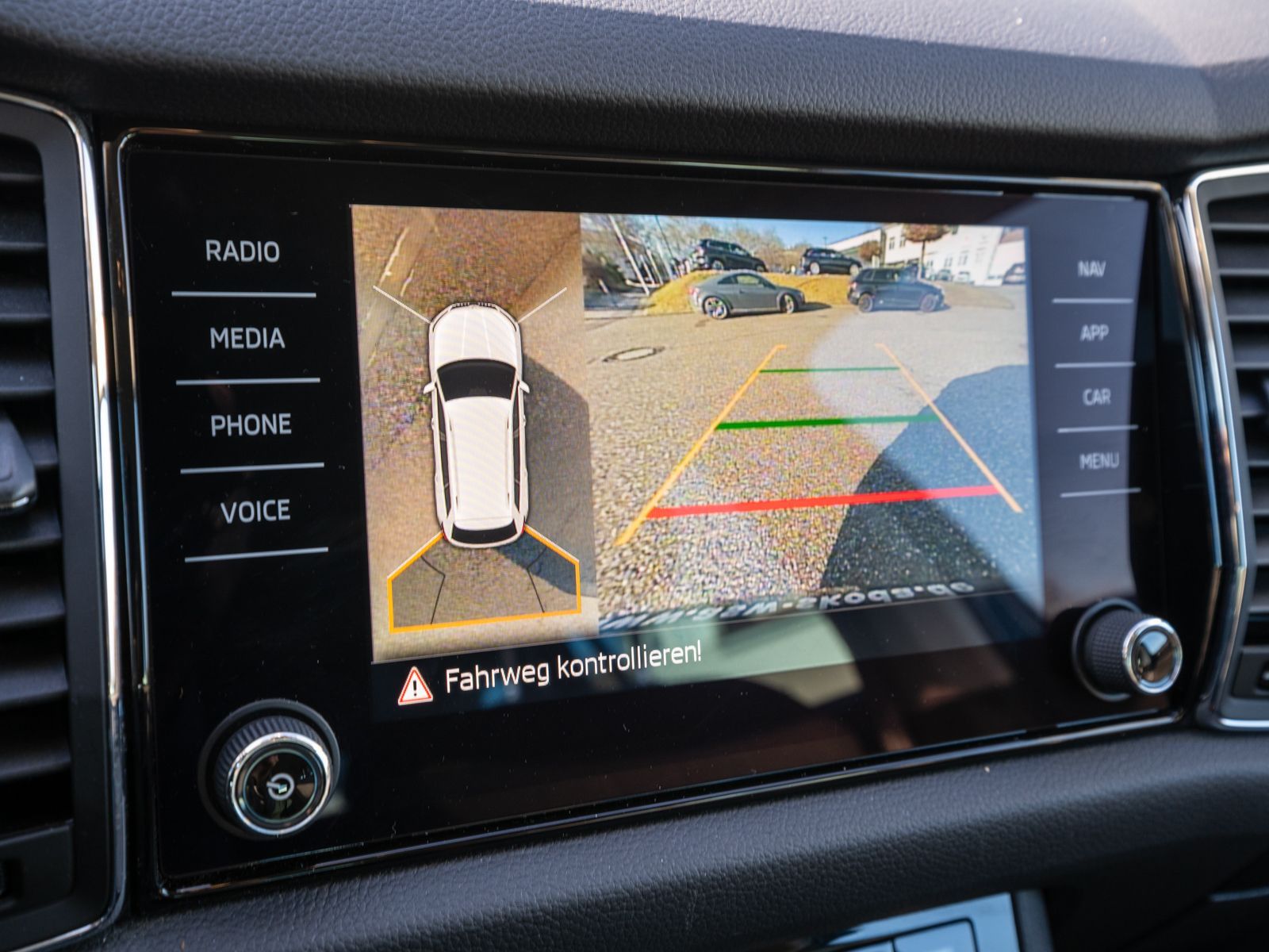 Fahrzeugabbildung SKODA Kodiaq Style 2.0 TDI 4x4 DSG LED 360° Stdhzg AHK