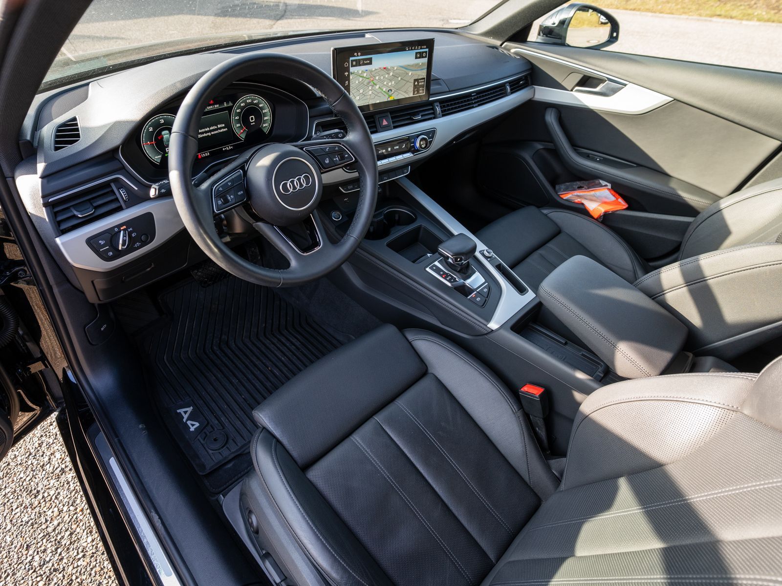Fahrzeugabbildung Audi A4 Avant 40TDI Stronic NAVI LED RFK PDC SHZ VC