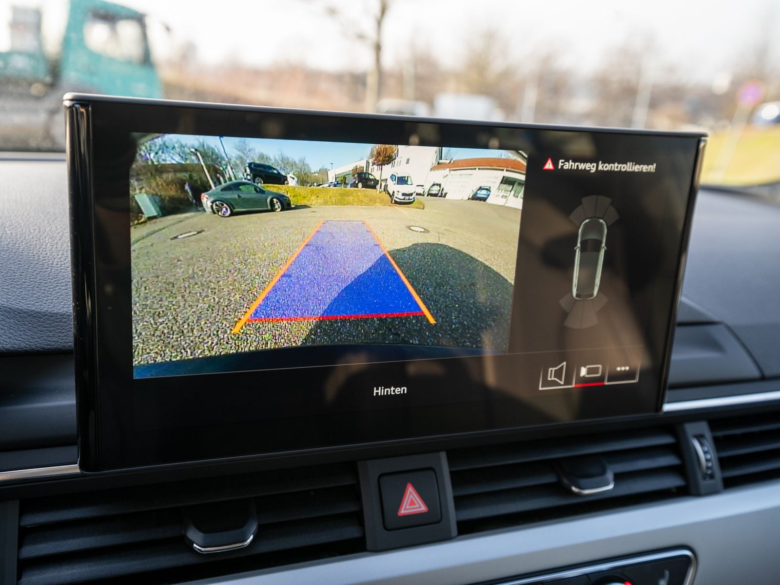 Fahrzeugabbildung Audi A4 Avant 40TDI Stronic NAVI LED RFK PDC SHZ VC