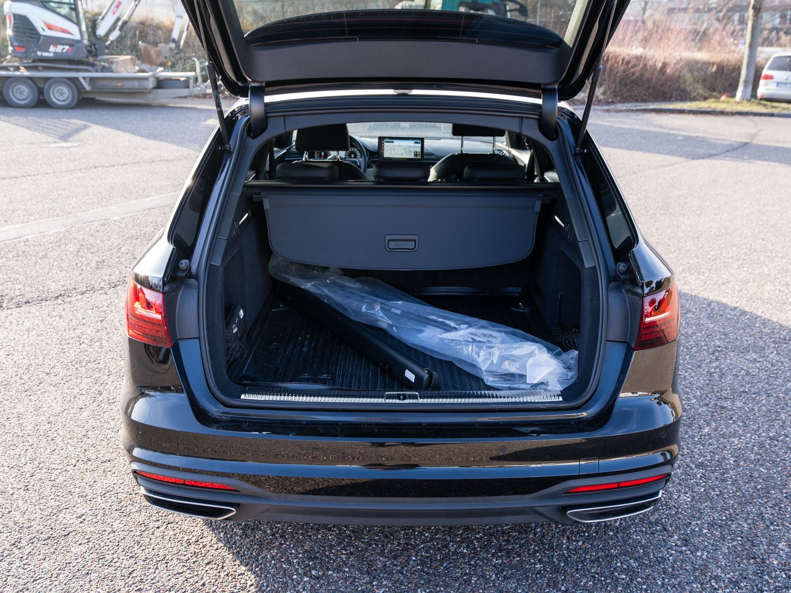 Fahrzeugabbildung Audi A4 Avant 40TDI Stronic NAVI LED RFK PDC SHZ VC