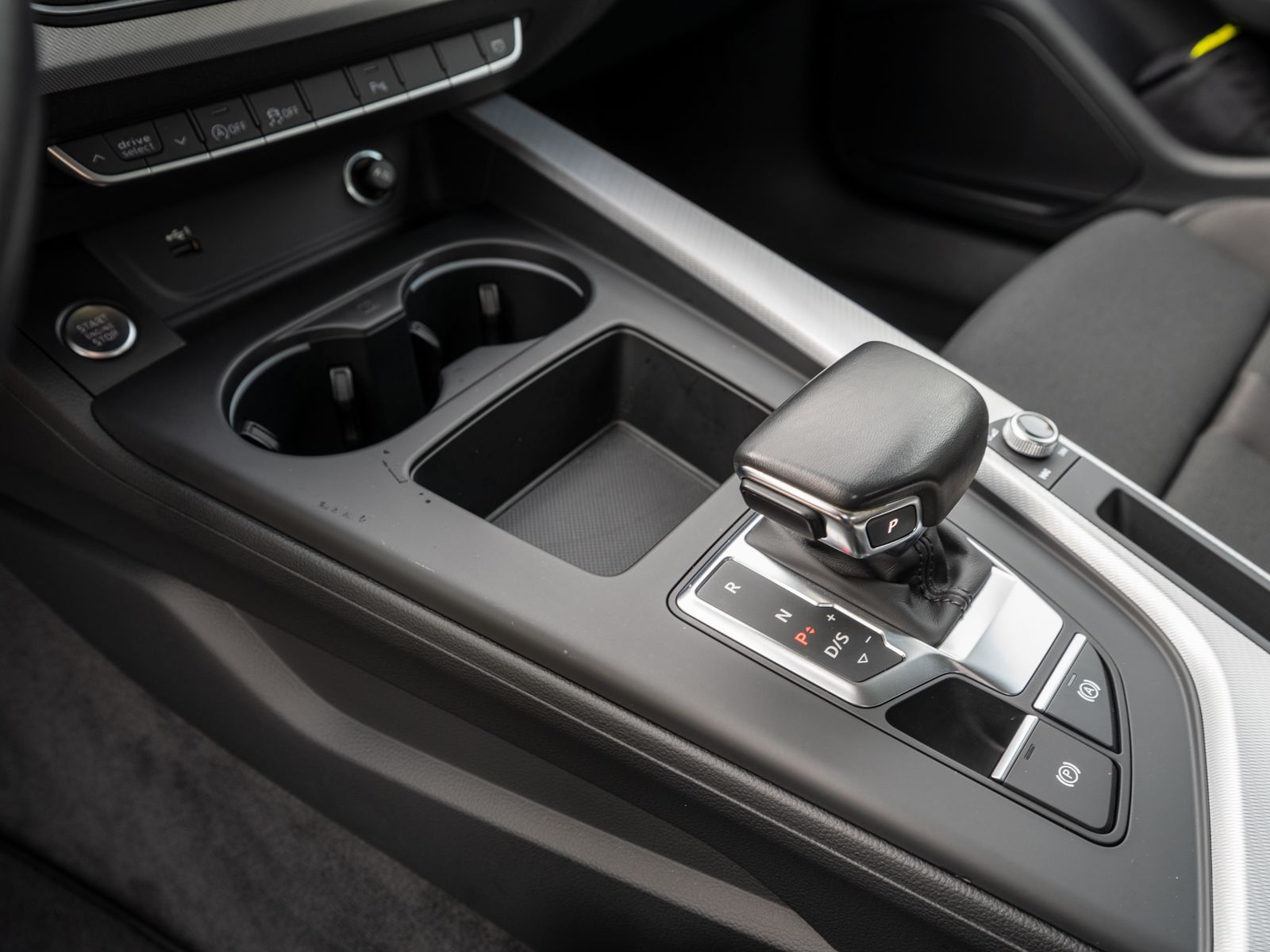 Fahrzeugabbildung Audi A4 Avant S line 40TDI quat Stron LED Nav RFK AHK