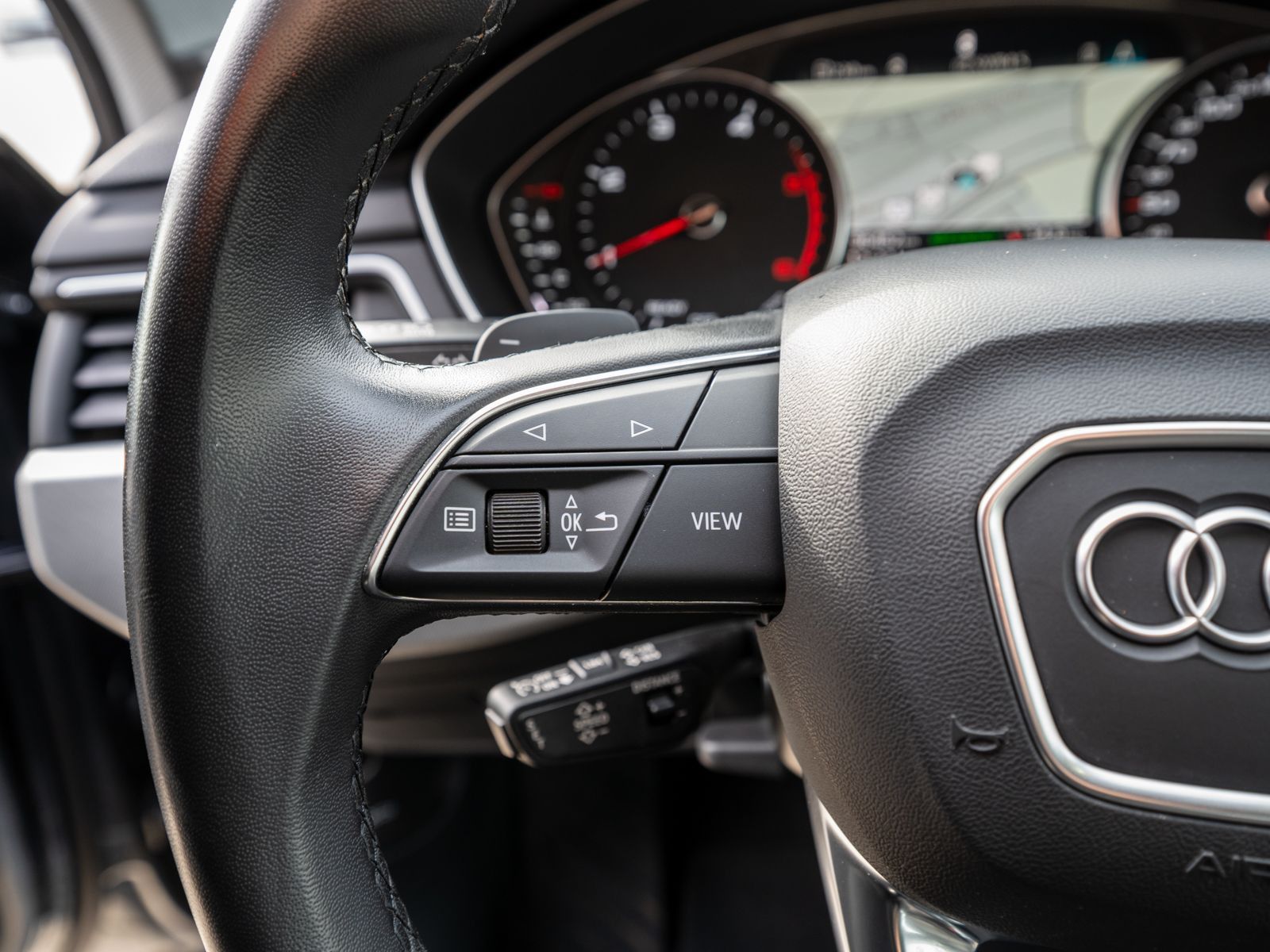 Fahrzeugabbildung Audi A4 Avant S line 40TDI quat Stron LED Nav RFK AHK