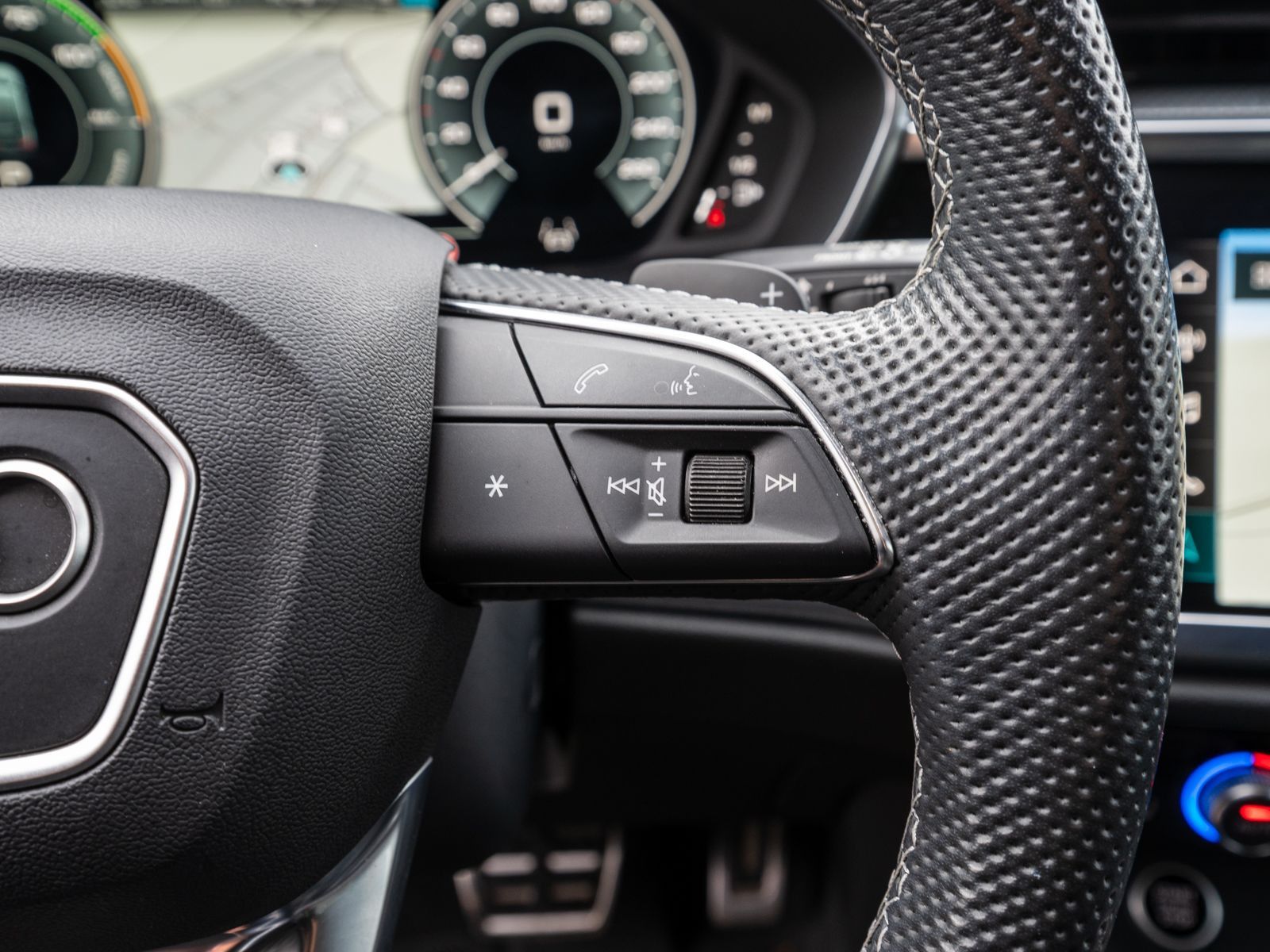 Fahrzeugabbildung Audi Q3 Sportback S line 45TFSI e Stroni LED Navi RFK