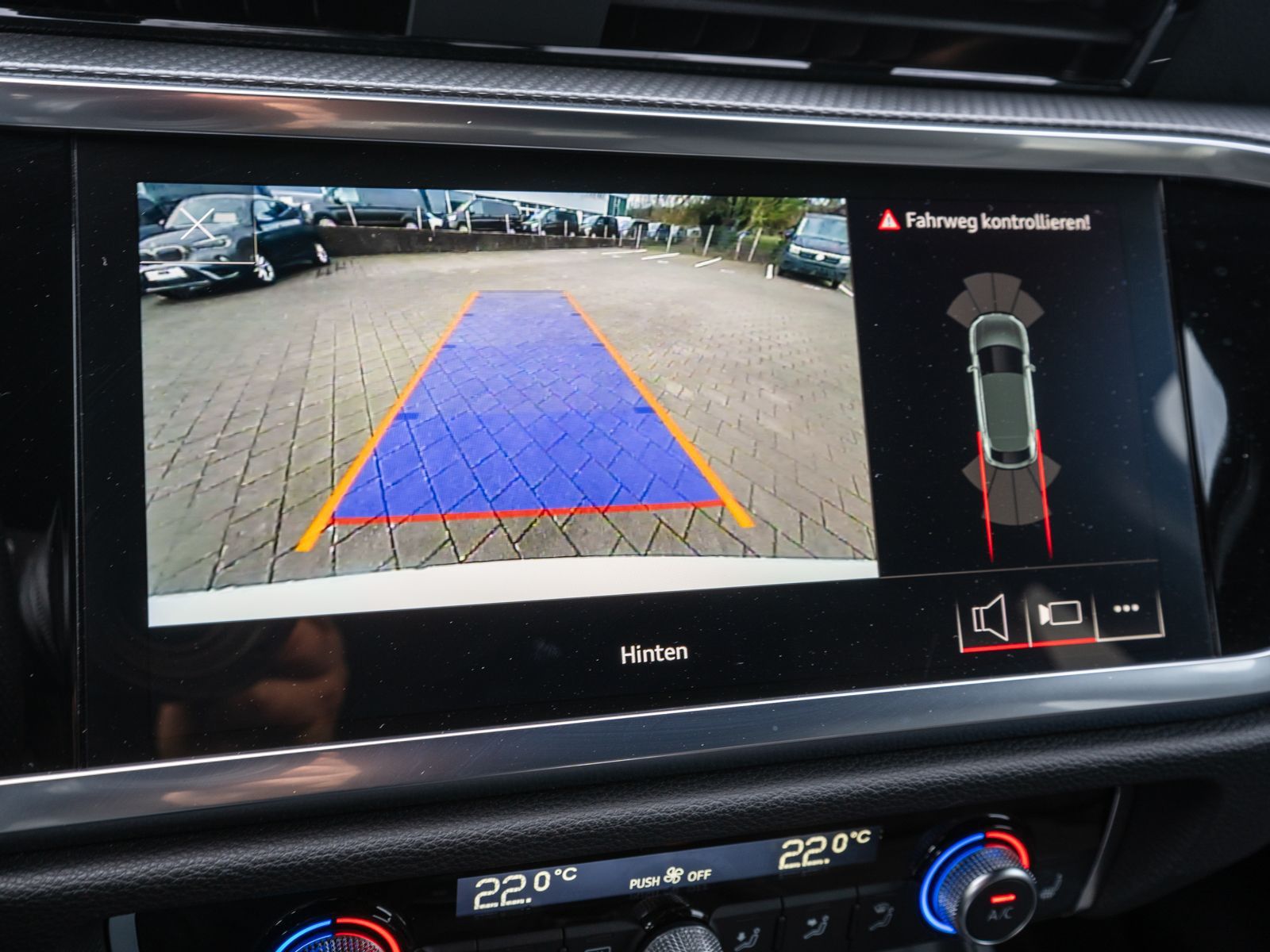 Fahrzeugabbildung Audi Q3 Sportback S line 45TFSI e Stroni LED Navi RFK