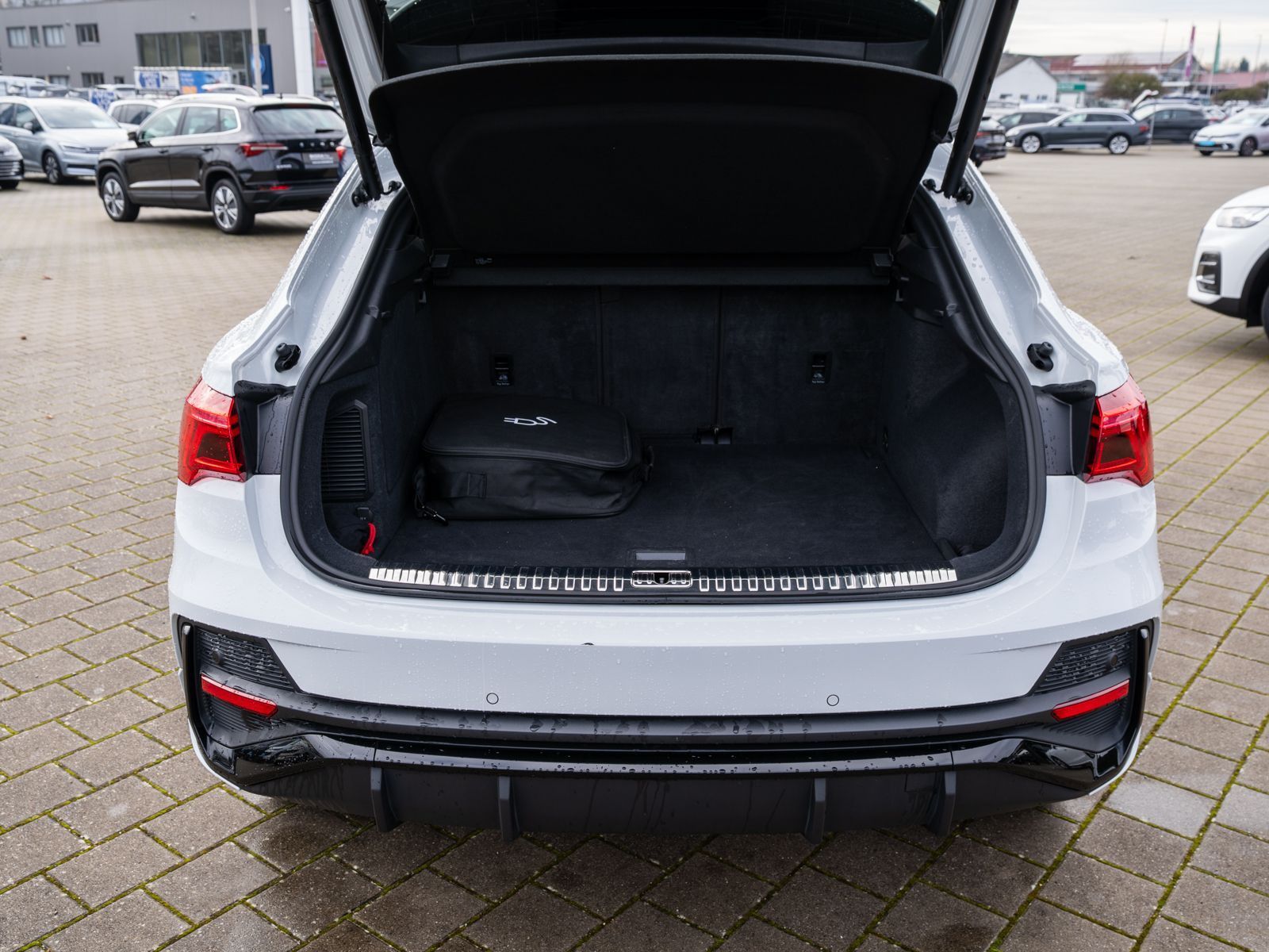 Fahrzeugabbildung Audi Q3 Sportback S line 45TFSI e Stroni LED Navi RFK