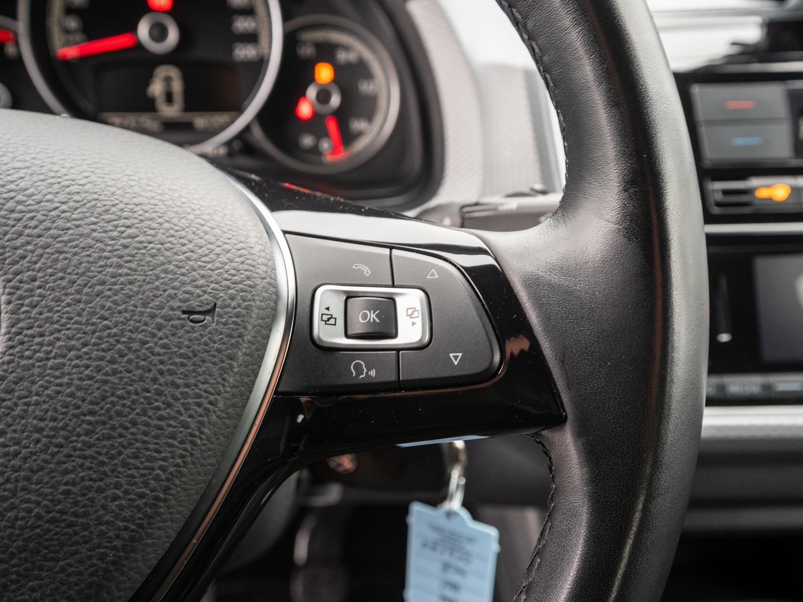 Fahrzeugabbildung Volkswagen up! ACTIVE 1.0MPI Klimaautomatik RFK PDC SHZ NSW