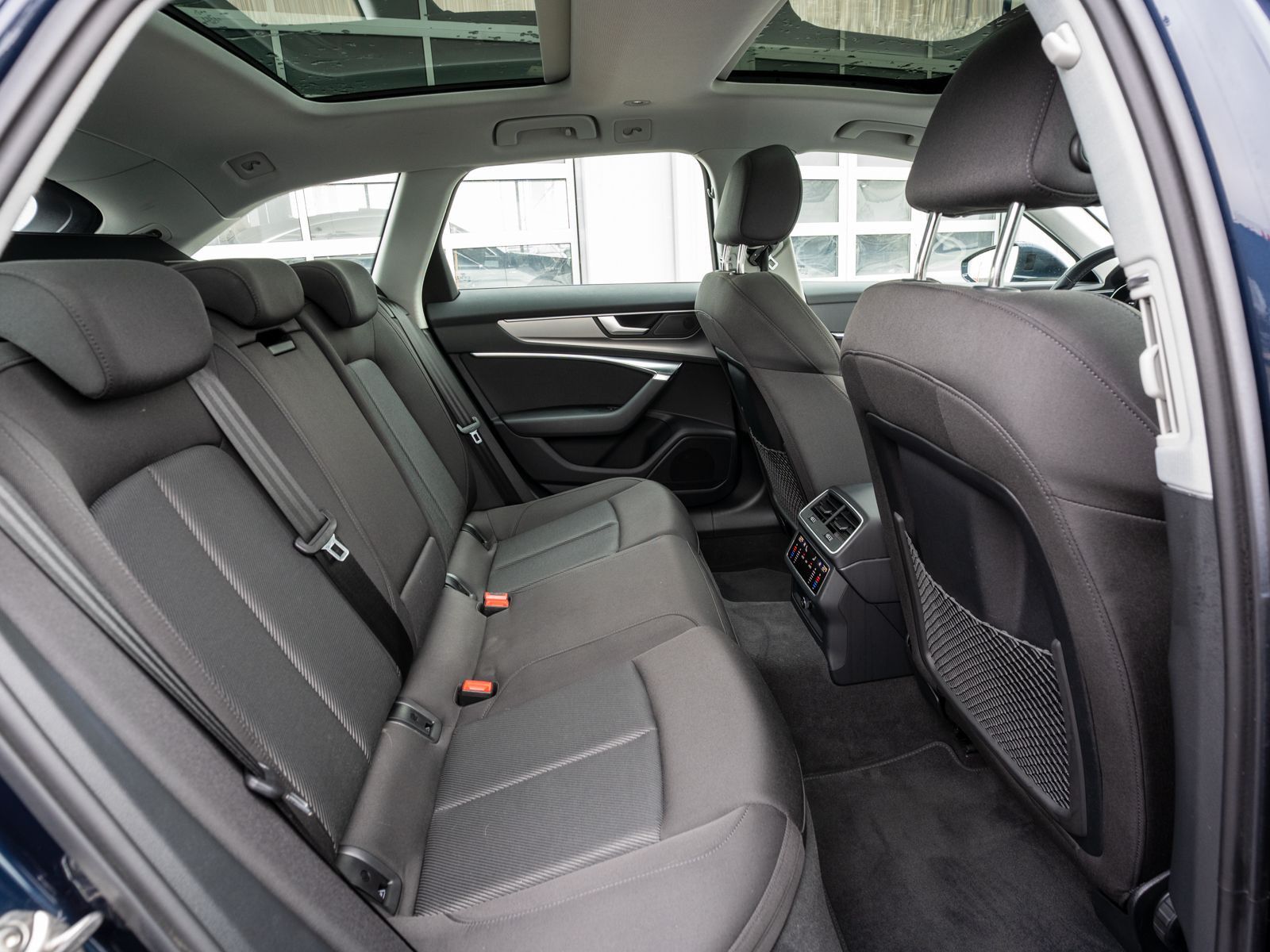 Fahrzeugabbildung Audi A6 Avant sport 50TFSI e quatt Stron LED RFK PANO