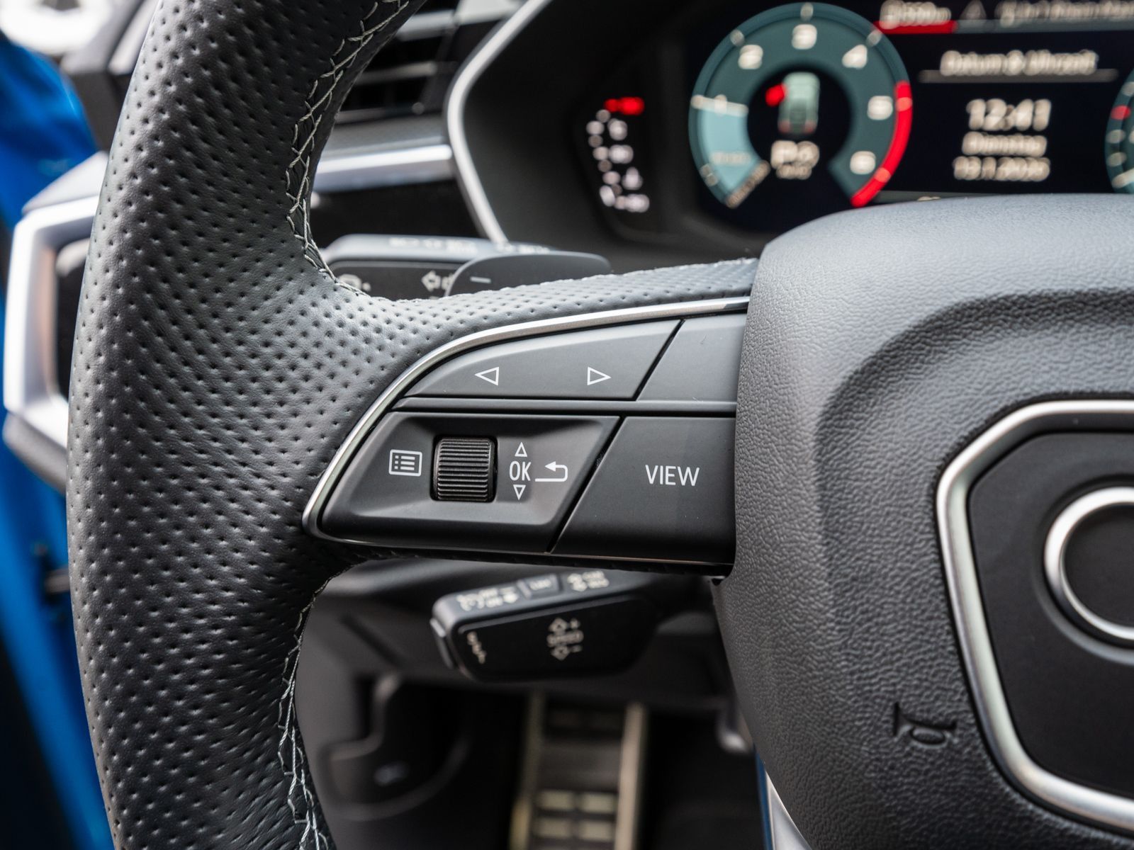 Fahrzeugabbildung Audi Q3 Sportback S line 35TDI quattro LED PDC SHZ